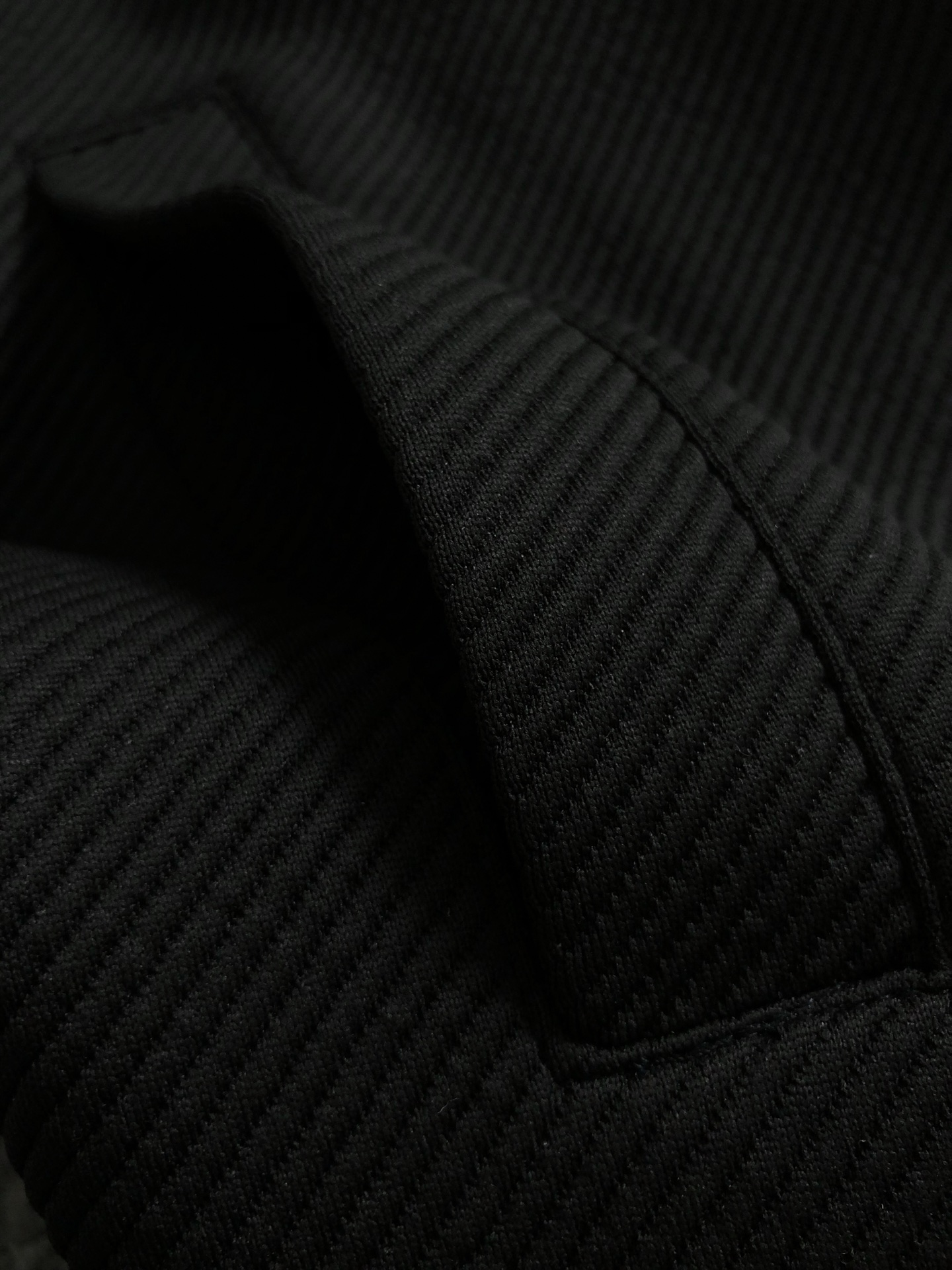  Polo**双面版型M-XXXL
25顶级黑色骑士刺绣潮流休闲连帽外套，黑白双色商务简约工艺专柜面料，