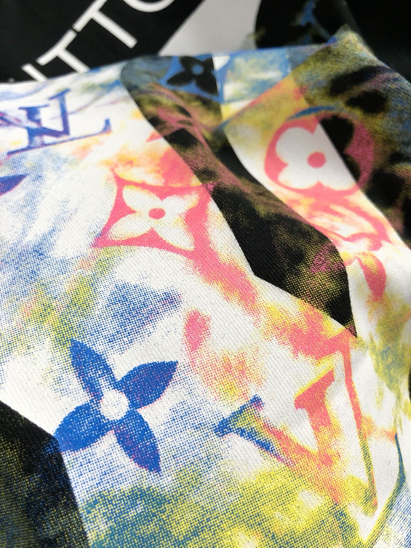  L牌*微宽版型S-Xl
25早春最新7彩字母贴布刺绣融合后幅大logo印花高工艺重磅短袖，高端品质专柜
