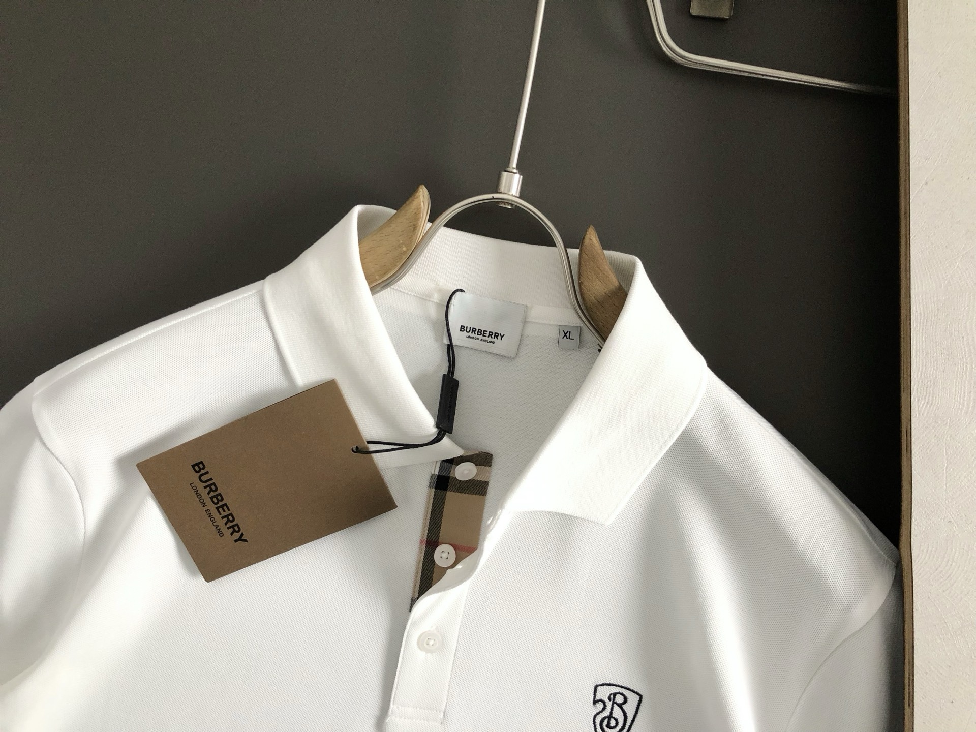  BBR*合身版型M-XXXL
25春夏顶级格纹领口融合重磅经典Polo短袖，精致丝滑专柜面料，顶级元素