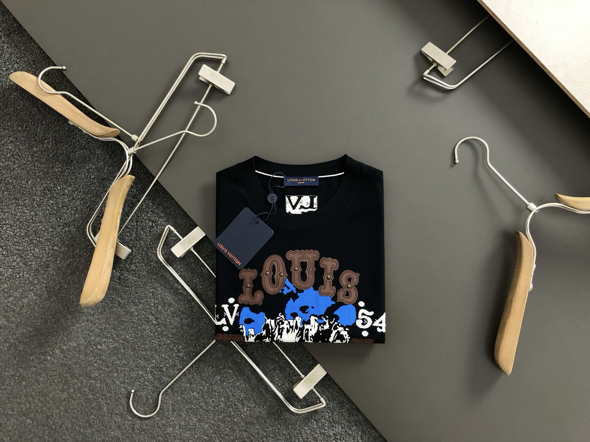 NO:134155,L brand* fitting M-XXXL 2025 spring and summer metal rivets fusion top jacquard thread embroidery Yilite round neck knit short sleeves, exquisite craftsmanship counter fabric, top-level elements fusion, classic short sleeve 3 specifications complete, trendy men's fashion, whether it is the comfort of the upper body or the incomparable existence 170-130(M) 175-145(L) 178-155(XL) 180-165(XXL) 180-180(XXXL) your,,T-shirt,alexander wang19860909L牌*合身版型M-XXXL 2025春夏金属铆钉融合顶级提花线绣伊力特圆领针织短袖,精致工艺专柜面料,顶级元素融合打造,经典短袖3标齐全,潮男时尚,无论是上身舒适度还是都是无可比拟的存在 170-130(M) 175-145(L) 178-155(XL)180-165(XXL) 180-180(XXXL) your,,T-shirt,alexander wang,Men's clothing