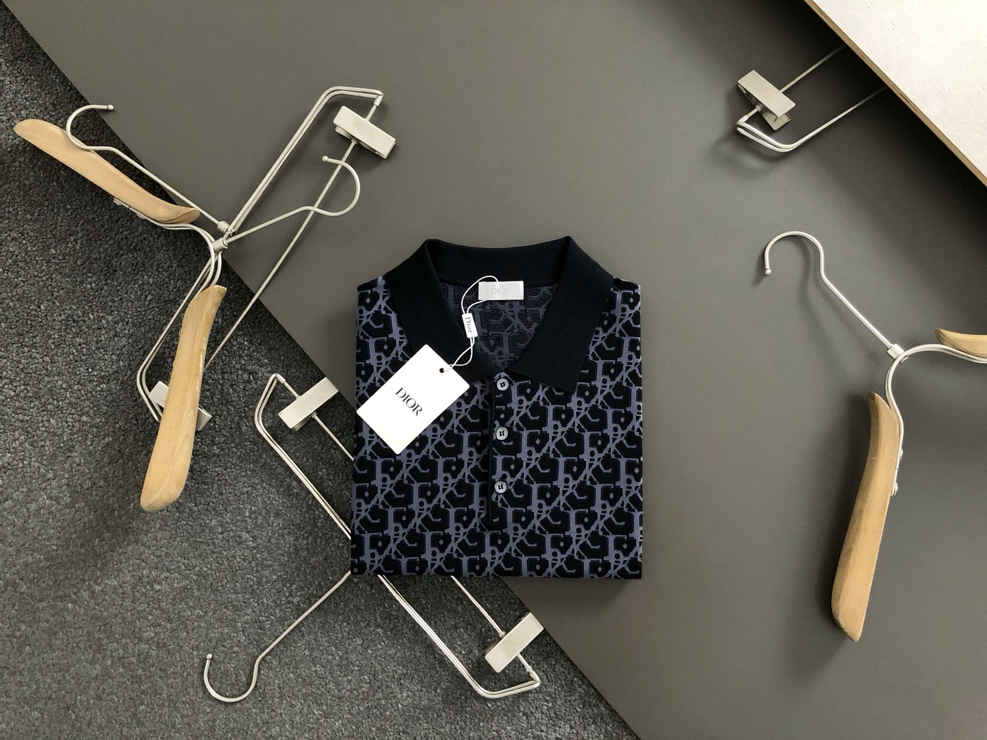 NO:134172,Dir* fitting style M-XXXL 2025 spring and summer full jacquard knit polo. Exquisite craftsmanship counter fabric, top-level elements fusion, classic short-sleeved 3-standard, trendy men's fashion, both in comfort and incomparable 170-130(M) 175-145(L) 178-155(XL) 180-165(XXL) 180-180(XXXL) your,,T-shirt,alexander wang19860909Dir*合身版型M-XXXL 2025春夏满幅提花针织polo.精致工艺专柜面料,顶级元素融合打造,经典短袖3标齐全,潮男时尚,无论是上身舒适度还是都是无可比拟的存在 170-130(M) 175-145(L) 178-155(XL)180-165(XXL) 180-180(XXXL) your,,T-shirt,alexander wang,Men's clothing