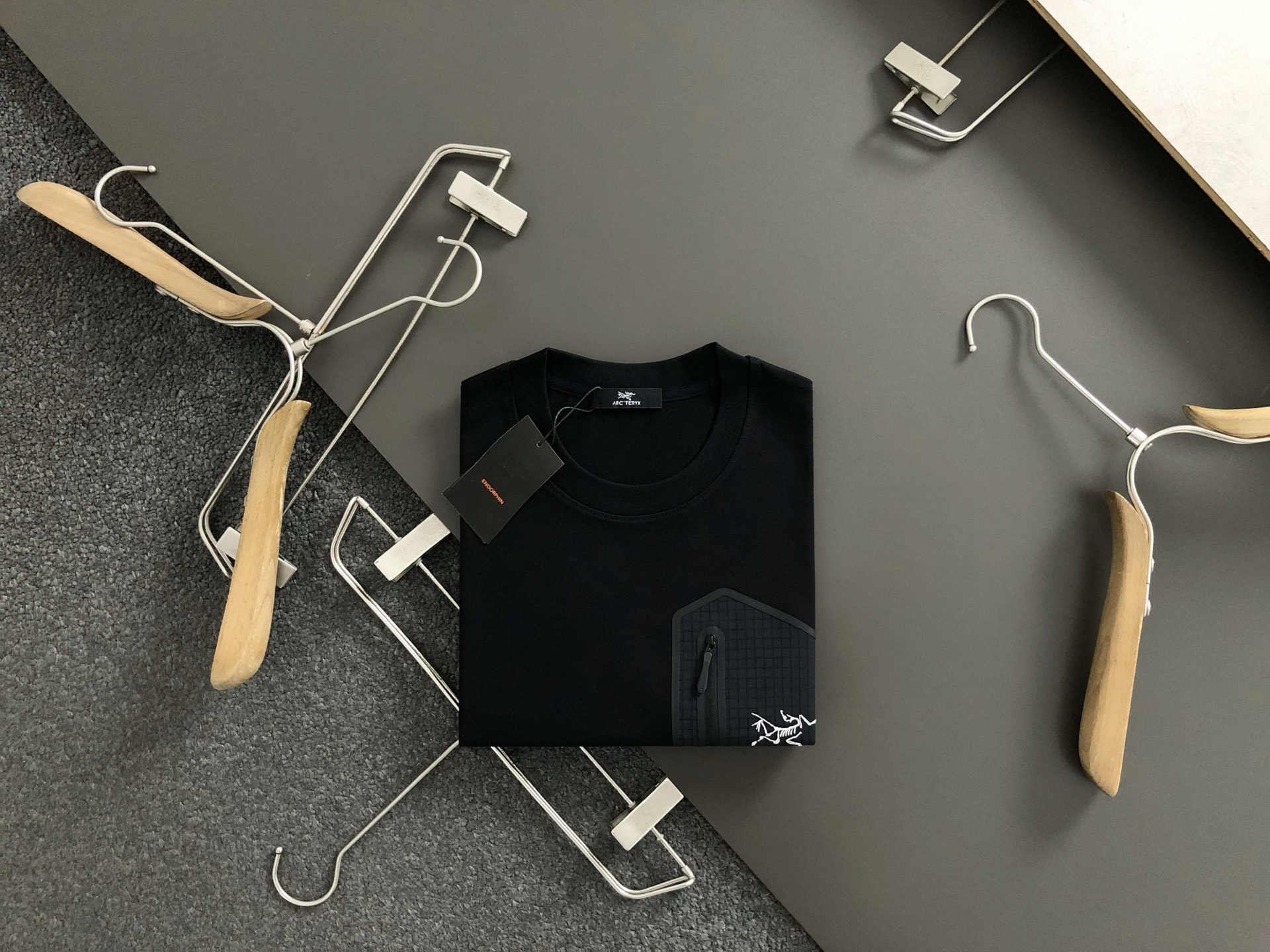 NO:137294,SZ* fit style XS-L The latest and most top pocket style original single short sleeves, the top quality counter original list, top production process imported fabrics, unique design of the counter style, using imported high-end custom imported silk thread with first-class feel!  Official website for sale 170-130(XS) 175-(S) 178-160(M.)180-175(L), T-shirt,alexander wang19860909SZ*合身版型XS-L 最新最顶级口袋款原单短袖,最顶级的品质专柜原单,顶级制作工艺进口面料,专柜款独特设计,采用进口高端订制进口丝线手感一流！官网在售 170-130(XS) 175-(S) 178-160(M.)180-175(L),,T-shirt,alexander wang,Men's clothing