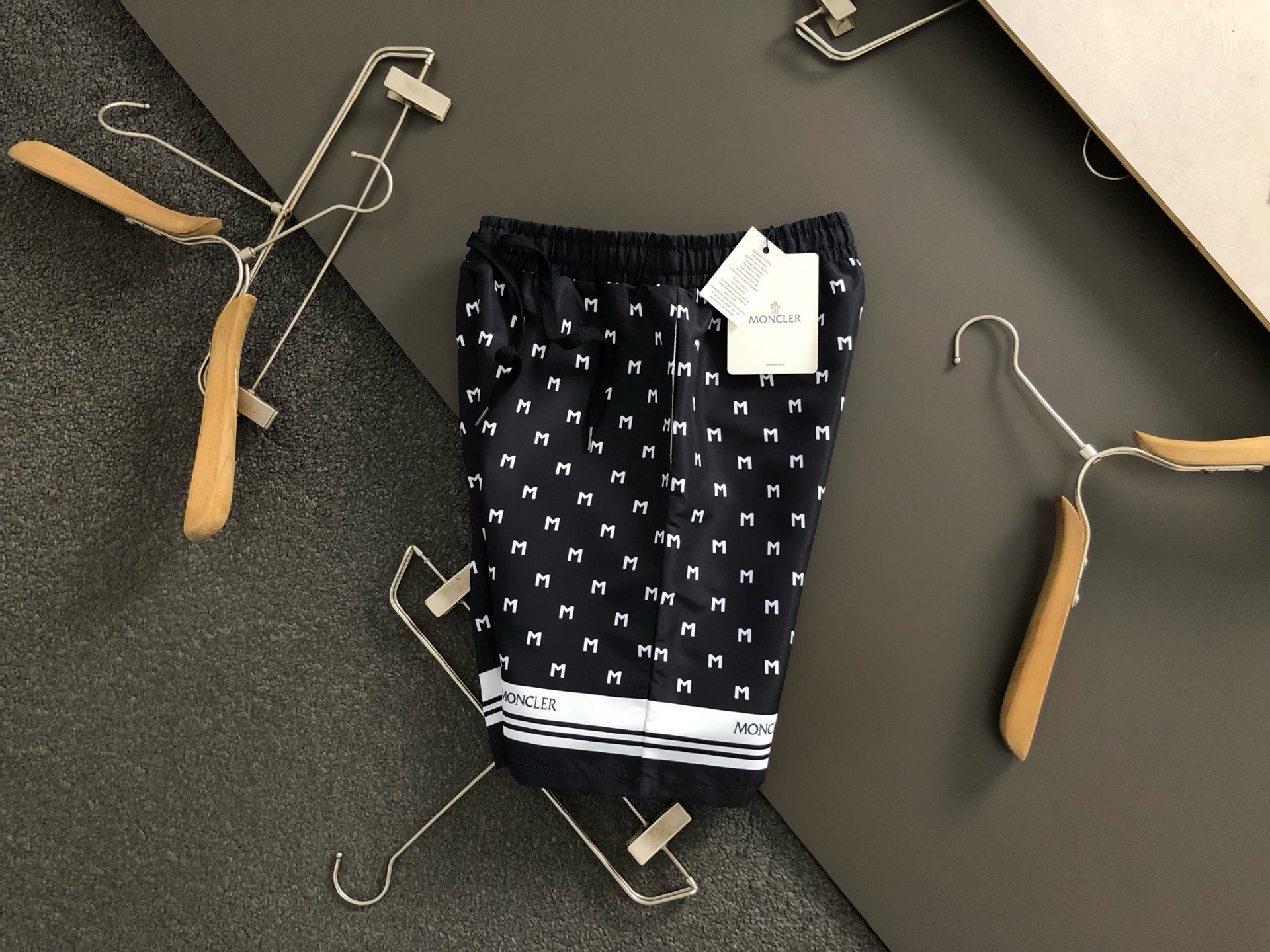 NO:146239,Mon* fit style S-Xl 25 spring and summer top-quality full-print classic shorts, exquisite craftsmanship counter fabric, top-level elements fusion, classic short sleeves 3-standard, trendy men's fashion, whether it is the comfort of the upper body or the incomparable existence, it can be said to be a must-have for summer, shorts, T-shirt, alexander wang19860909mon*合身版型S-Xl 25春夏顶级满幅印花经典短裤,精致工艺专柜面料,顶级元素融合打造,经典短袖3标齐全,潮男时尚,无论是上身舒适度还是都是无可比拟的存在,可以说是夏日必备,,shorts,T-shirt,alexander wang,Men's clothing