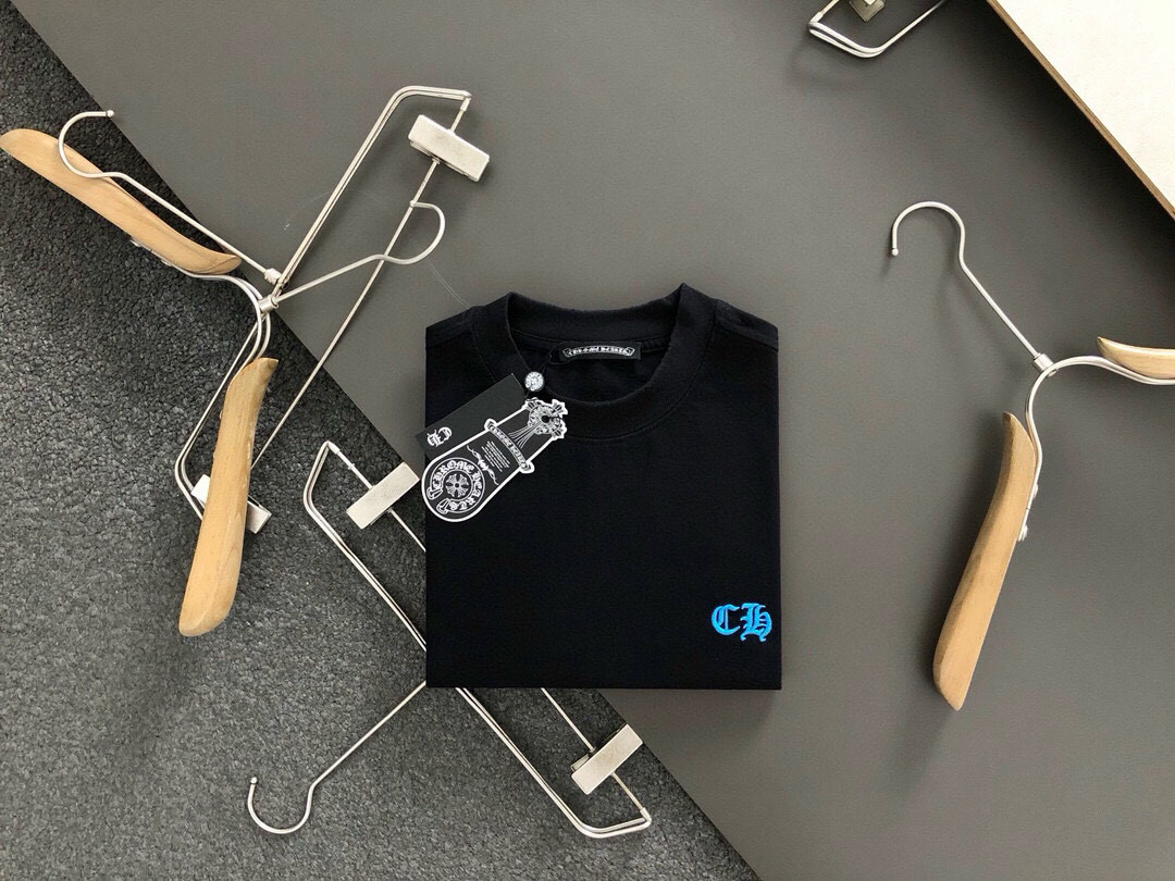 NO:146198,CH* loose style S-Xl The latest and most top Sanskrit embroidery fusion back hand-painted classic logo fusion trendy pure cotton short sleeves, the top quality counter original single short sleeves, top production craft imported fabrics, unique design of the counter model, using imported high-end custom imported silk thread feels first-class!  Official website for sale!  S-Xl, T-shirt, alexander wang19860909CH*宽松版型S-Xl 最新最顶级梵文刺绣融合后幅手绘款经典logo 融合潮流纯棉短袖,最顶级的品质专柜原单短袖,顶级制作工艺进口面料,专柜款独特设计,采用进口高端订制进口丝线手感一流！官网在售！码数S-Xl,,T-shirt,alexander wang,Men's clothing