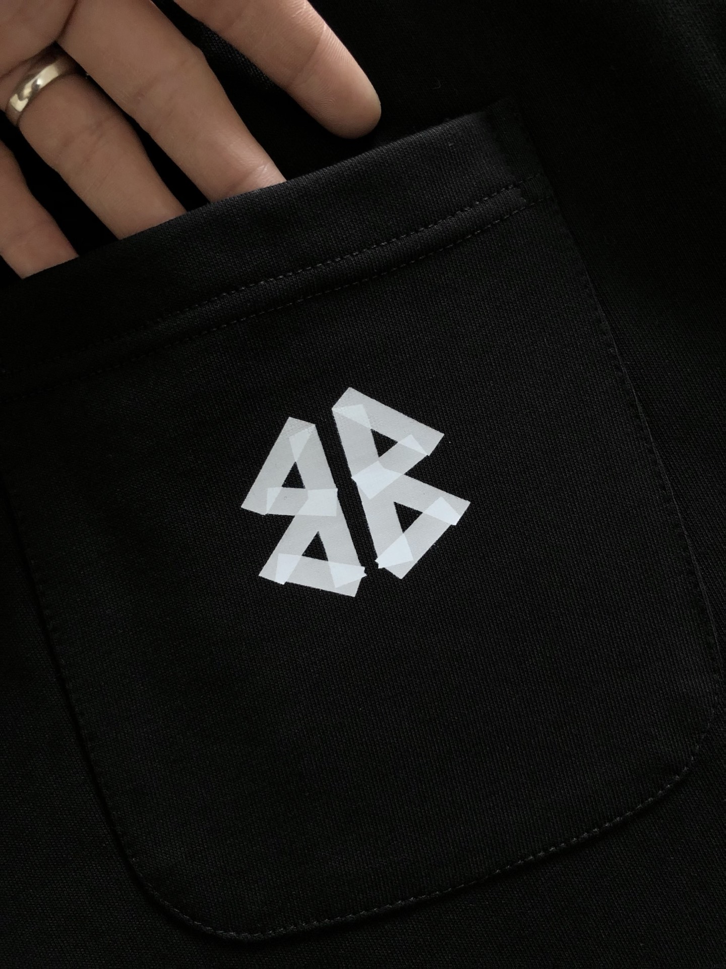 High-End Three-Colored Thongs: Top-Quality Cabinets with Unique Design and Imported Fabrics. - 图片 9