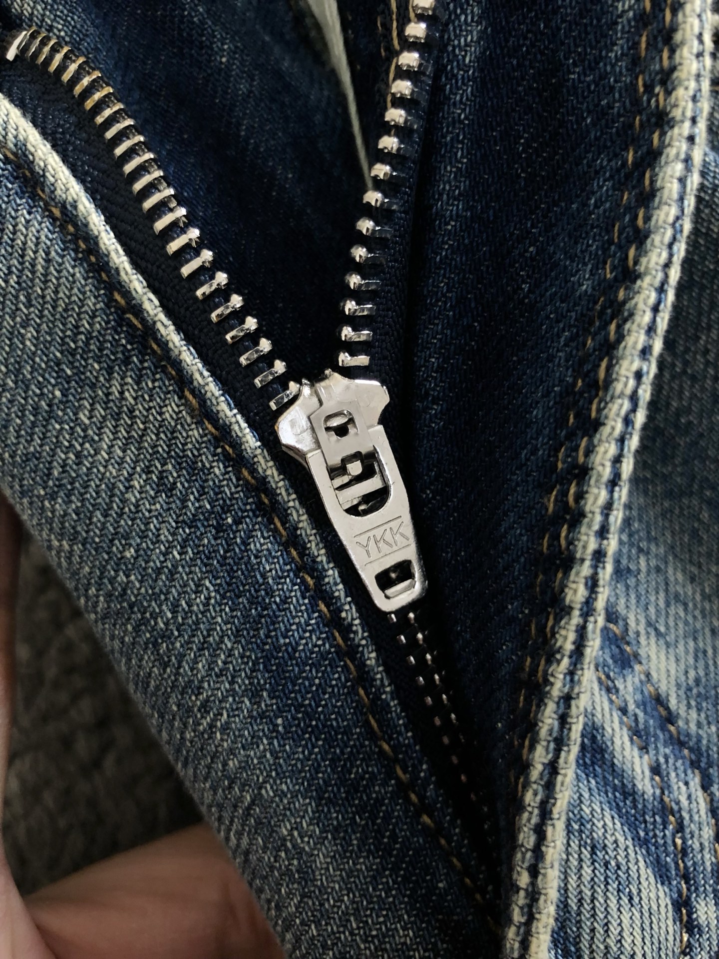 Gucci  牛仔裤服装 9