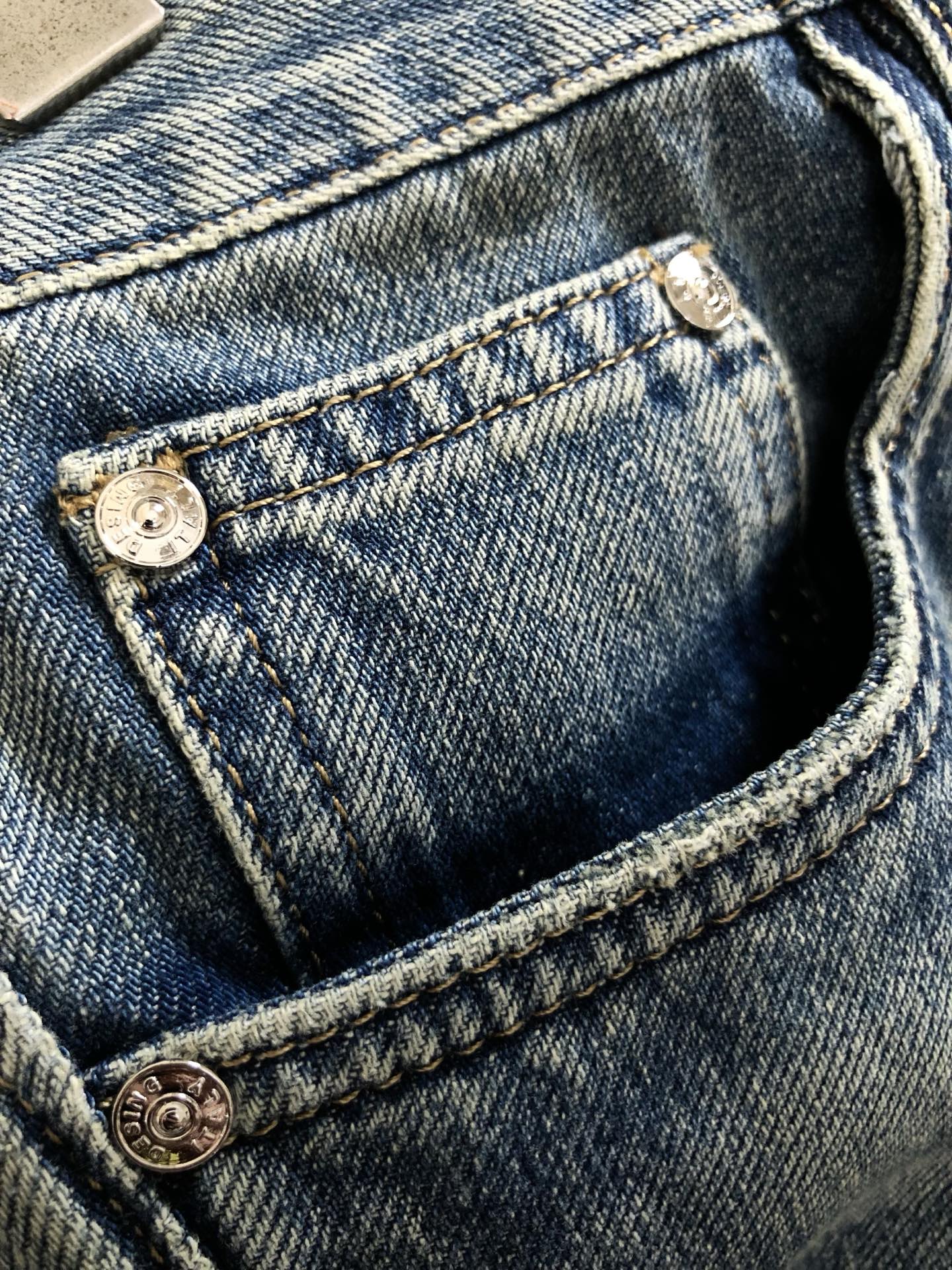 Gucci  牛仔裤服装 5