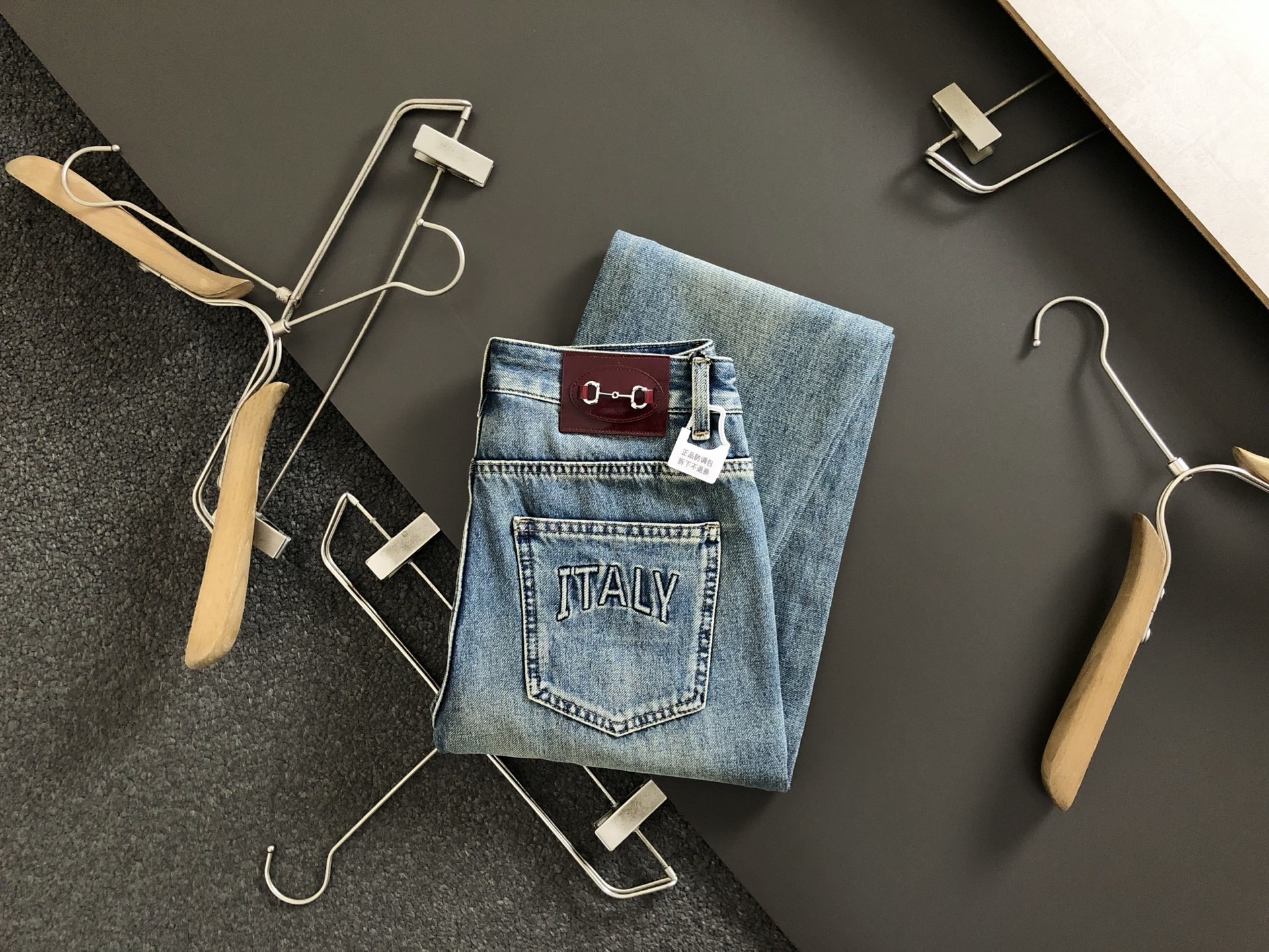 Gucci  牛仔裤服装 1