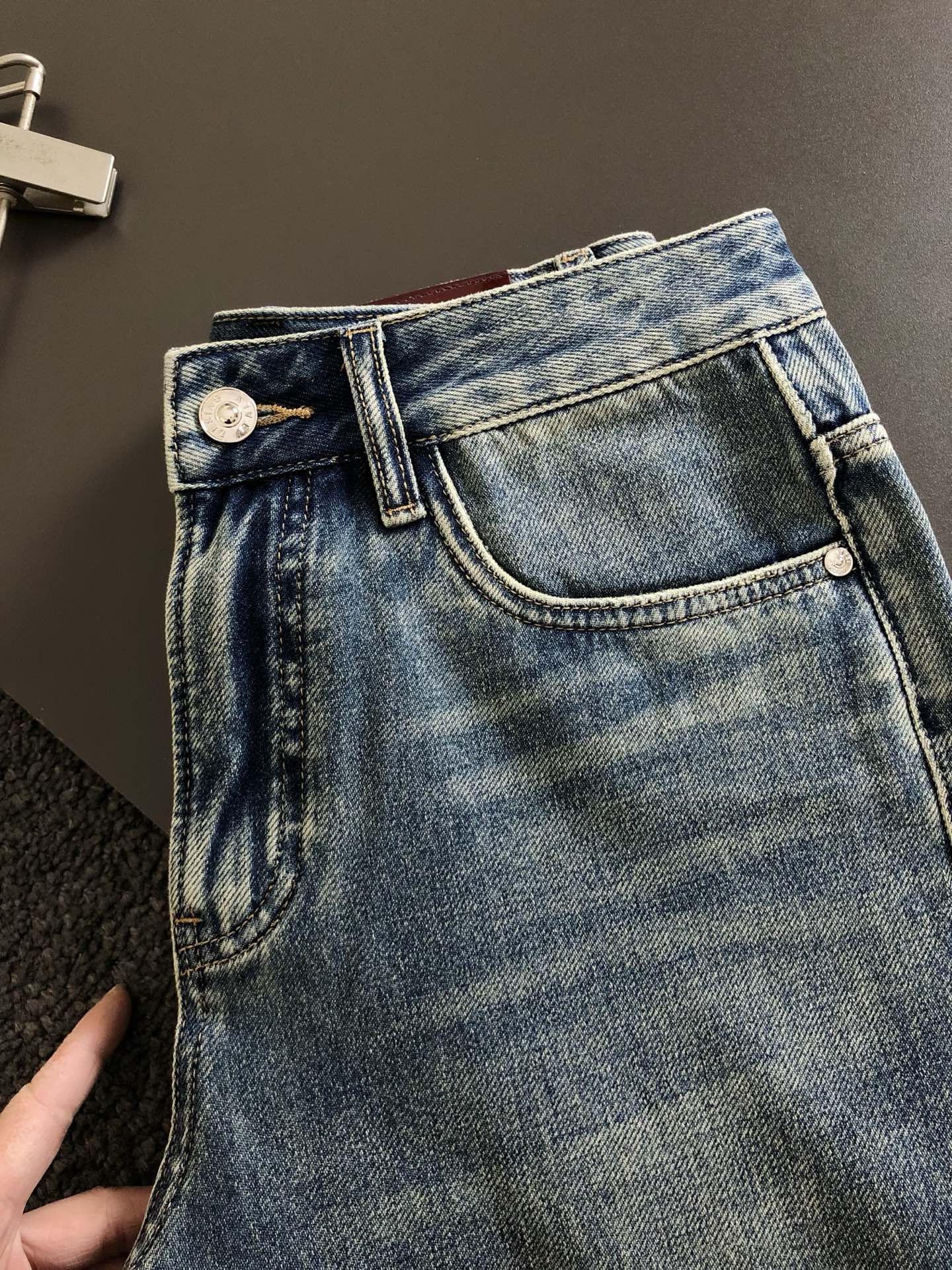 Gucci  牛仔裤服装 3