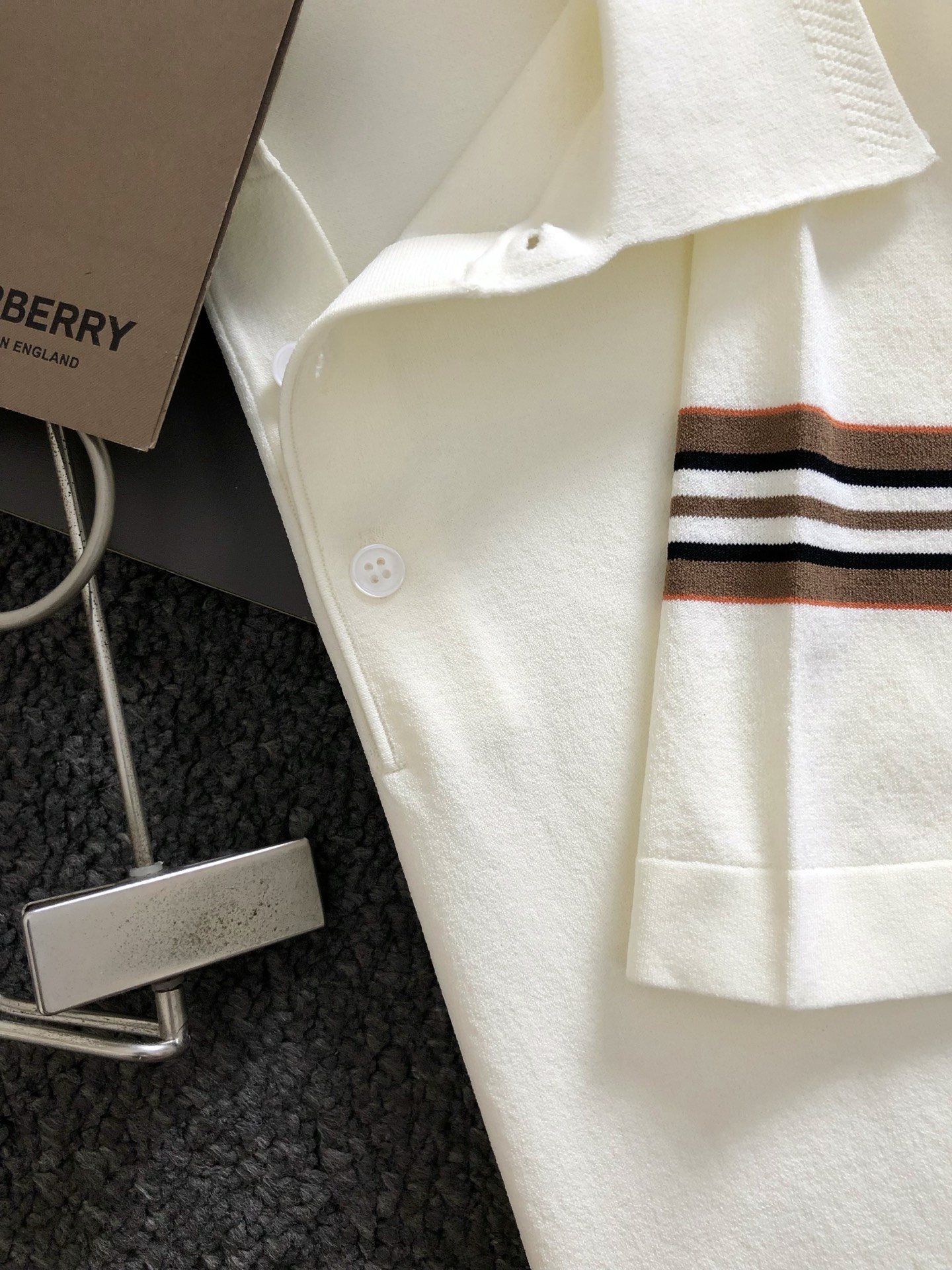 伊力特  短袖服装 3