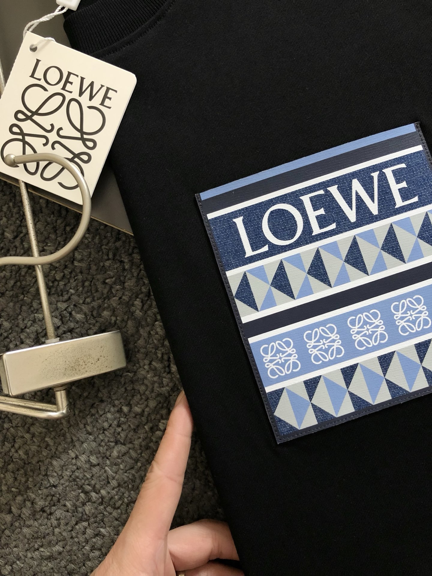 Loewe Men's Black Cotton Short Sleeve T-Shirt with Logo Detail 4 i1750364163593 6111 0 4