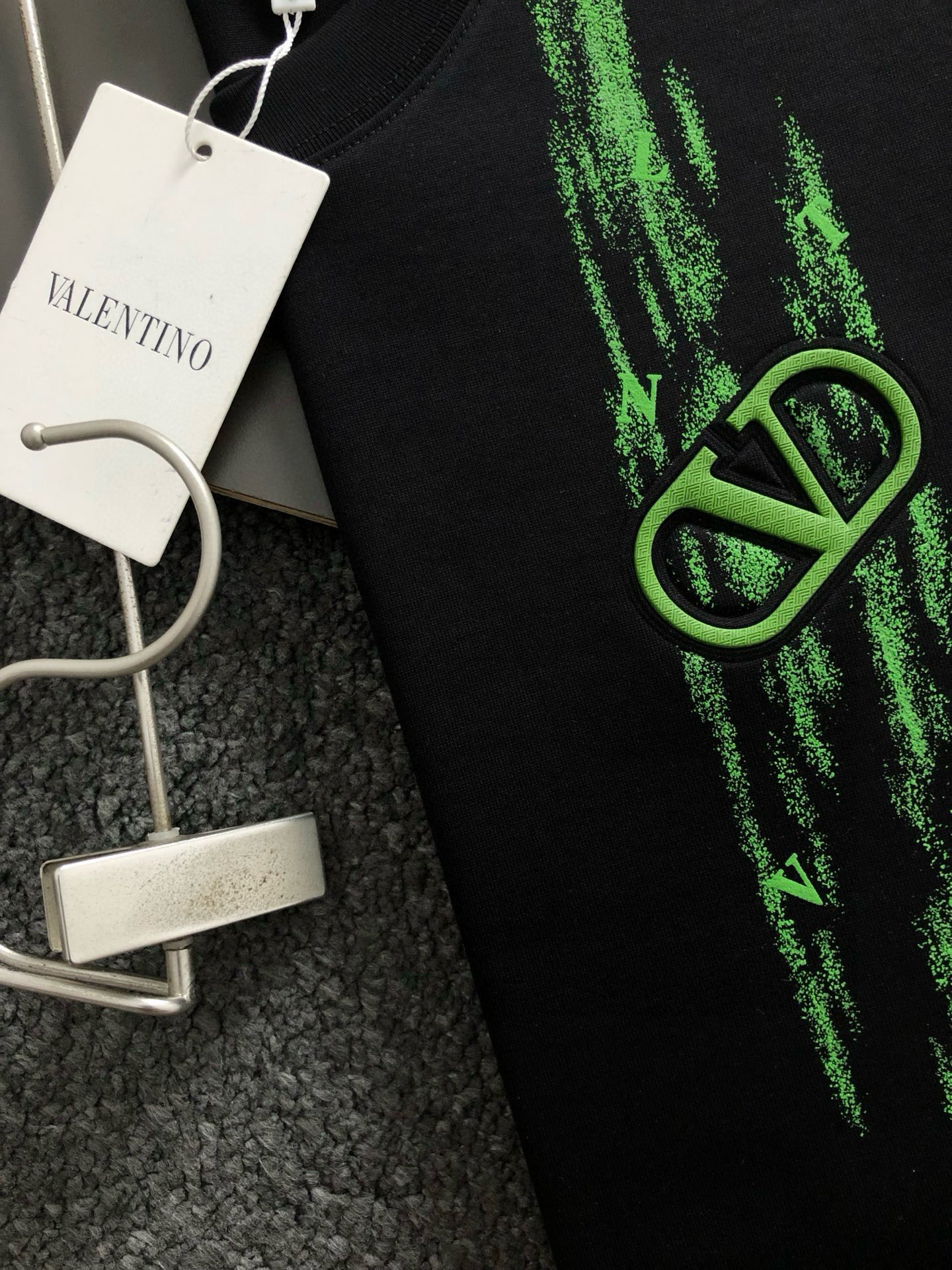 Valentino Men's Classic Short Sleeve T-Shirt with Graffiti V Logo 4 i1750938178746 9387 0 2