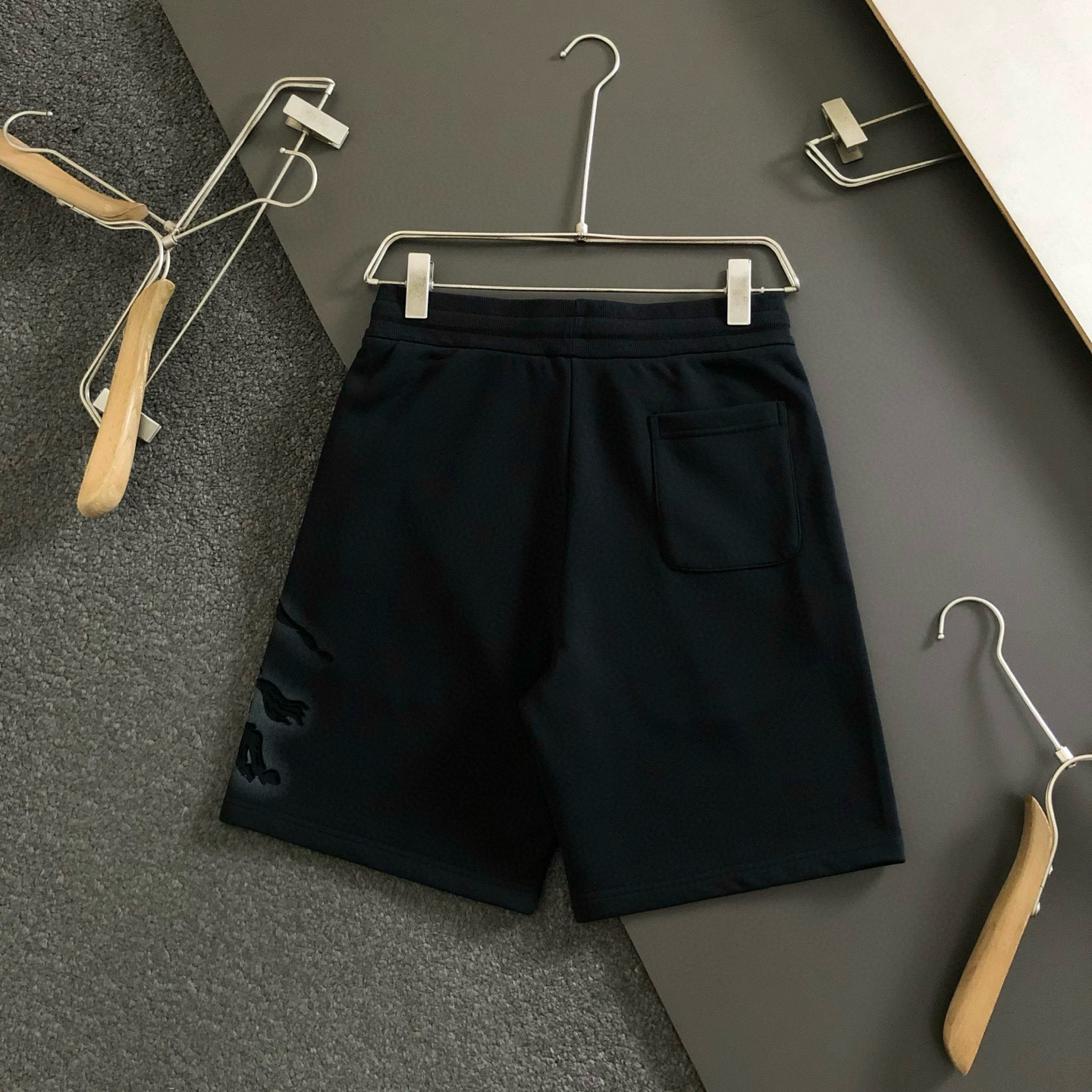 Fashionable Embroidered Shorts with High-Tech Design and Size Range S-XL - 图片 9