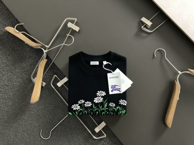 Burberry Men's Black Sweatshirt with Floral Print - Stylish & Comfortable