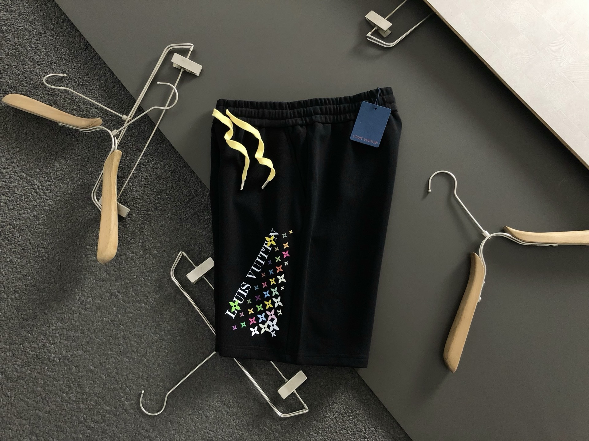 Pantalones Cortos de Diseño Louis Vuitton para Hombre, Estilo Casual y Moderno