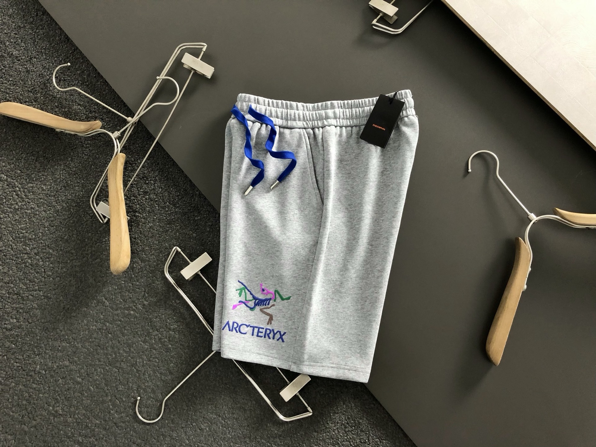 Arc'teryx Embroidered Cotton Blend Shorts, Casual Fit, Drawstring Closure 2 i1754749647974 7292 0 5