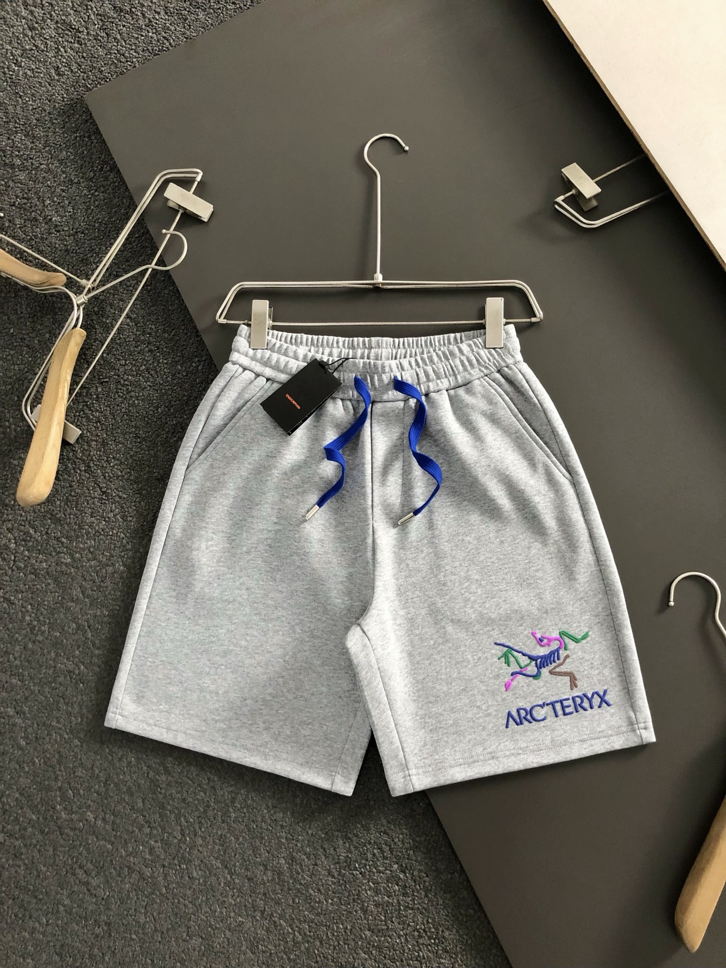 Arc'teryx Embroidered Cotton Blend Shorts, Casual Fit, Drawstring Closure 3 i1754749649123 4149 0 8