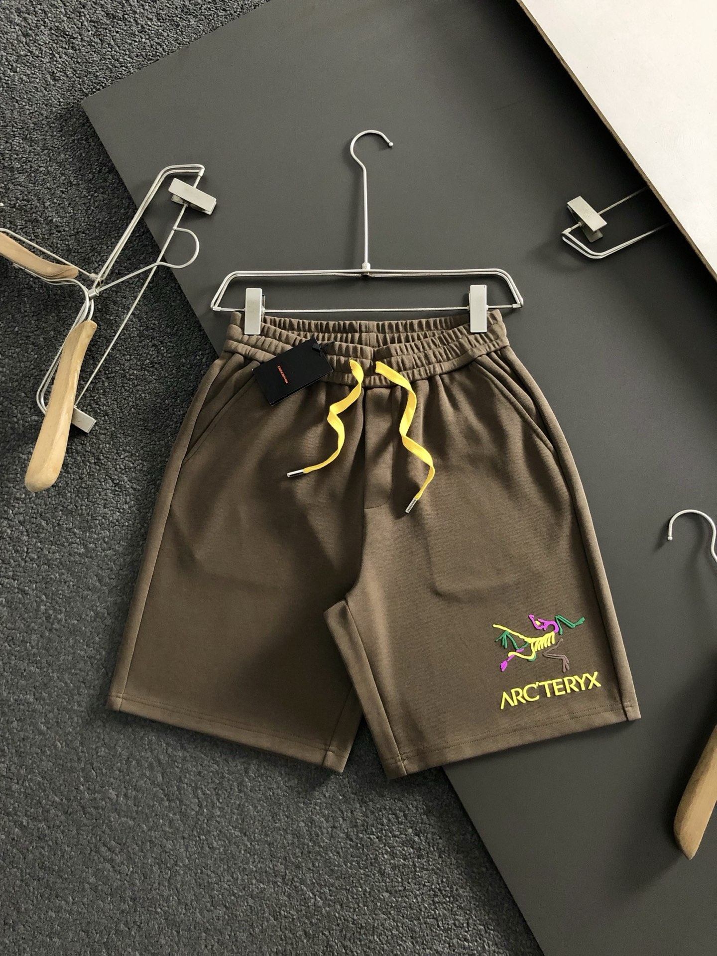 Arc'teryx Embroidered Cotton Blend Shorts, Casual Fit, Drawstring Closure 6 i1754749649127 6975 0 4