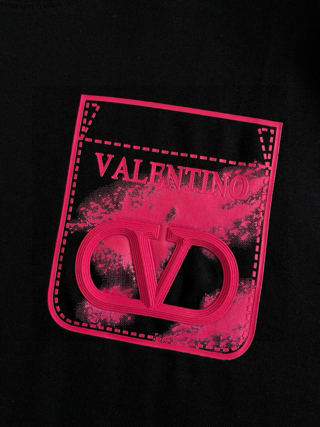 Valentino Men's Classic Fit Short Sleeve T-Shirt with Logo Detail 6 i1754752202027 5902 0 4