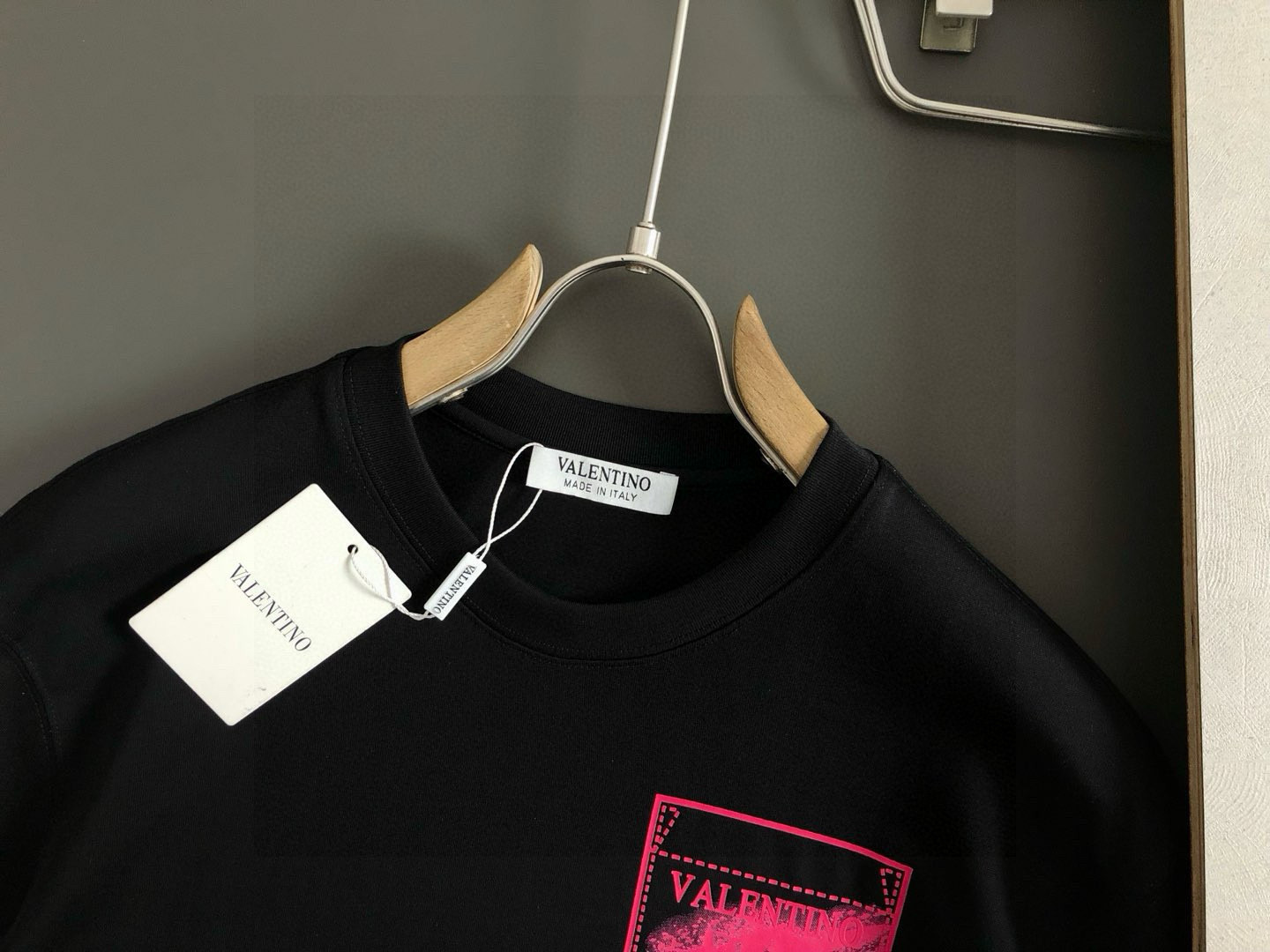 Valentino Men's Classic Fit Short Sleeve T-Shirt with Logo Detail 5 i1754752202925 7172 0 3