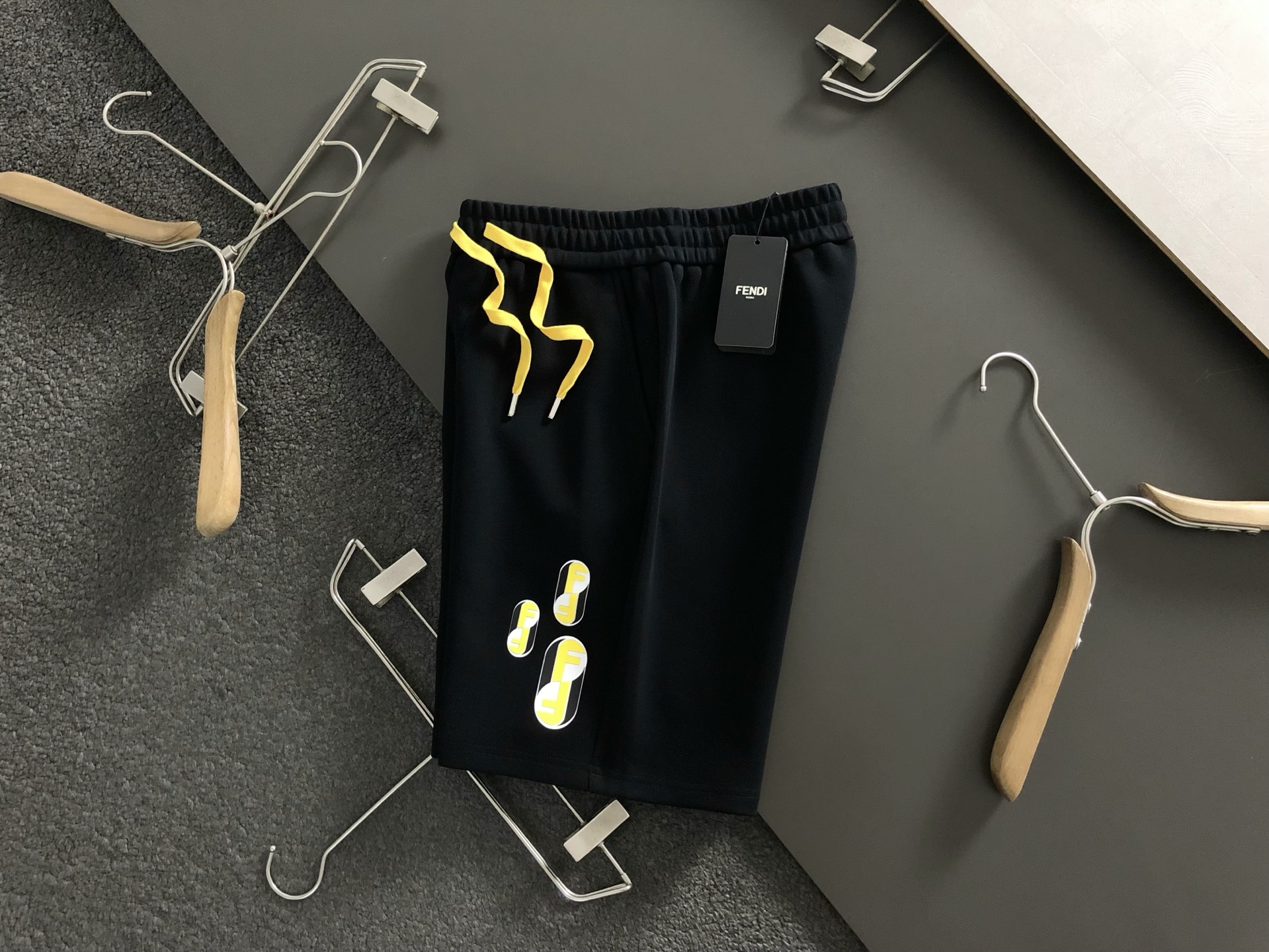 “FeNd Microwidese M-XXL Double-F Stereotypes Integrated Shorts with High-End Imported Silk Hands – Available Online!” - 图片 1