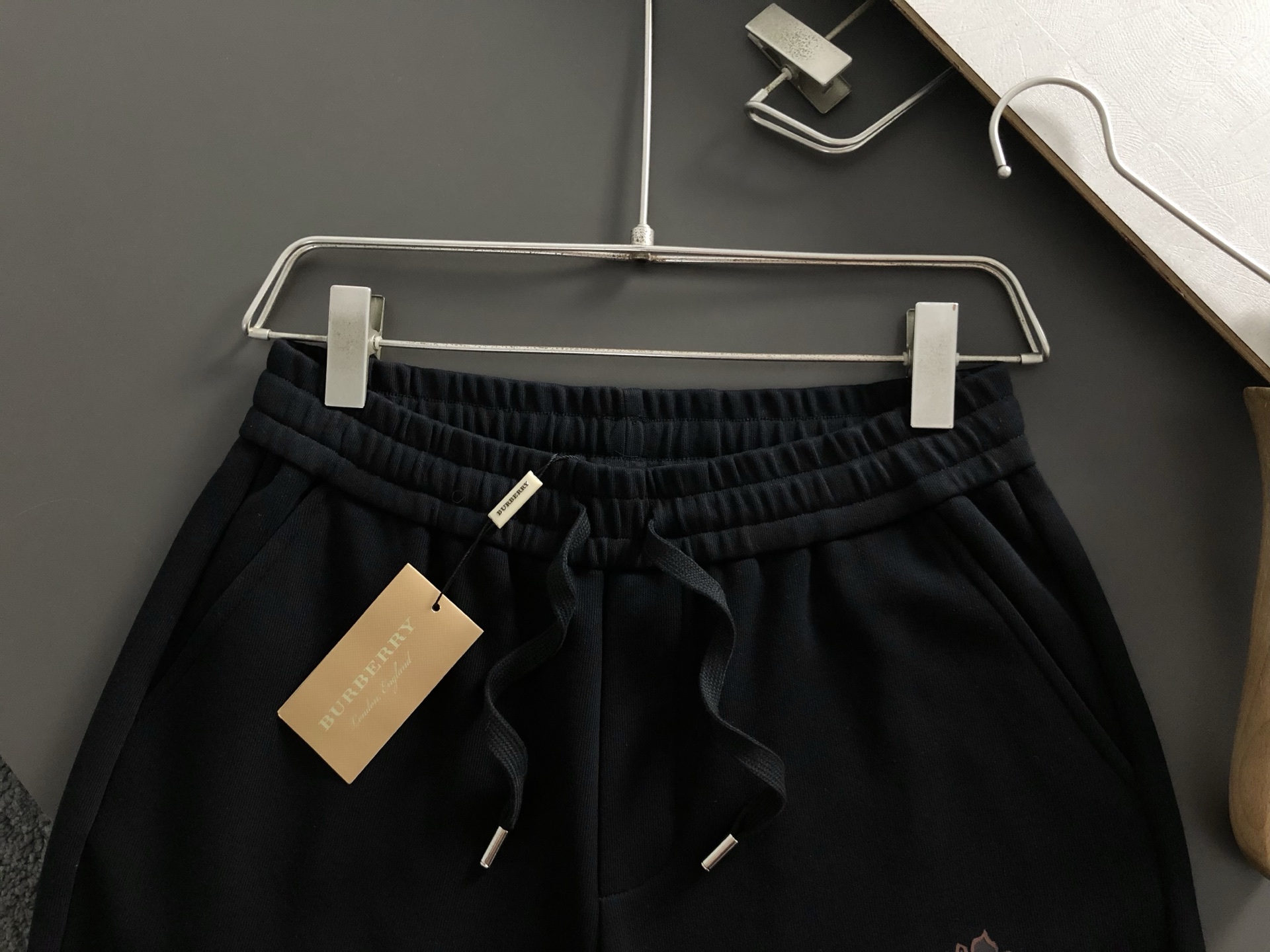 “Top-of-the-Line Gel-Consolidated Shorts with Unique Design and High-End Imported Silk Hands – Available in M-XXL” - 图片 4