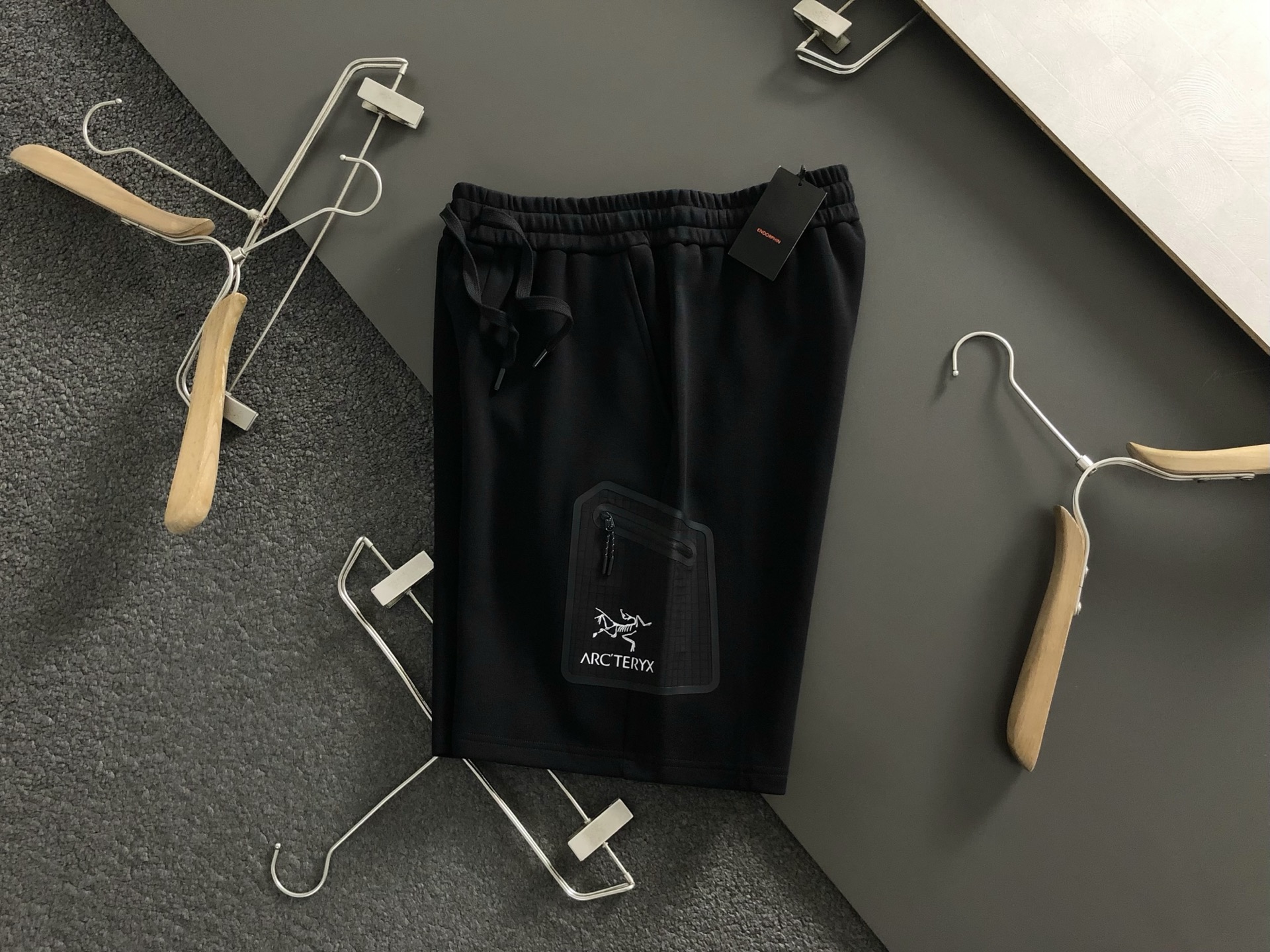 NO:509880,SZN** micro-wide version M-xxxl The latest and most top letter pocket fusion shorts, the top quality counter original casual pants, the top-level production process imported fabric, the counter model is uniquely designed, using imported high-end custom imported silk thread with first-class feel!  Official website for sale!  code number m-xxl, shorts, alexander wang19860909SZN**微宽版型M-xxxl 最新最顶级字母口袋款融合短裤,最顶级的品质专柜原单休闲裤顶级制作工艺进口面料,专柜款独特设计,采用进口高端订制进口丝线手感一流！官网在售！码数m-xxl,,shorts,alexander wang,Men's clothing