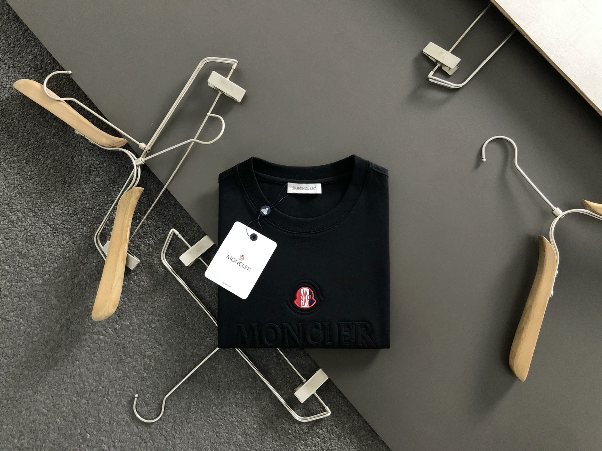 NO:513026,Mon* fit style S-XXL 2025 spring and summer black embossed letter labeling craftsmanship short sleeves, top-level elements are fusion, classic short sleeves 3 logos, trendy men's fashion, both in the comfort of the upper body and incomparable 170-130(S)-145(M) 178-155(L)180-165(XL) 180-180(XXL) your,,T-shirt,alexander wang19860909Mon*合身版型S-XXL 2025春夏黑色压花字母贴标工艺短袖,顶级元素融合打造,经典短袖3标齐全,潮男时尚,无论是上身舒适度还是都是无可比拟的存在 170-130(S)-145(M) 178-155(L)180-165(XL) 180-180(XXL) your,,T-shirt,alexander wang,Men's clothing