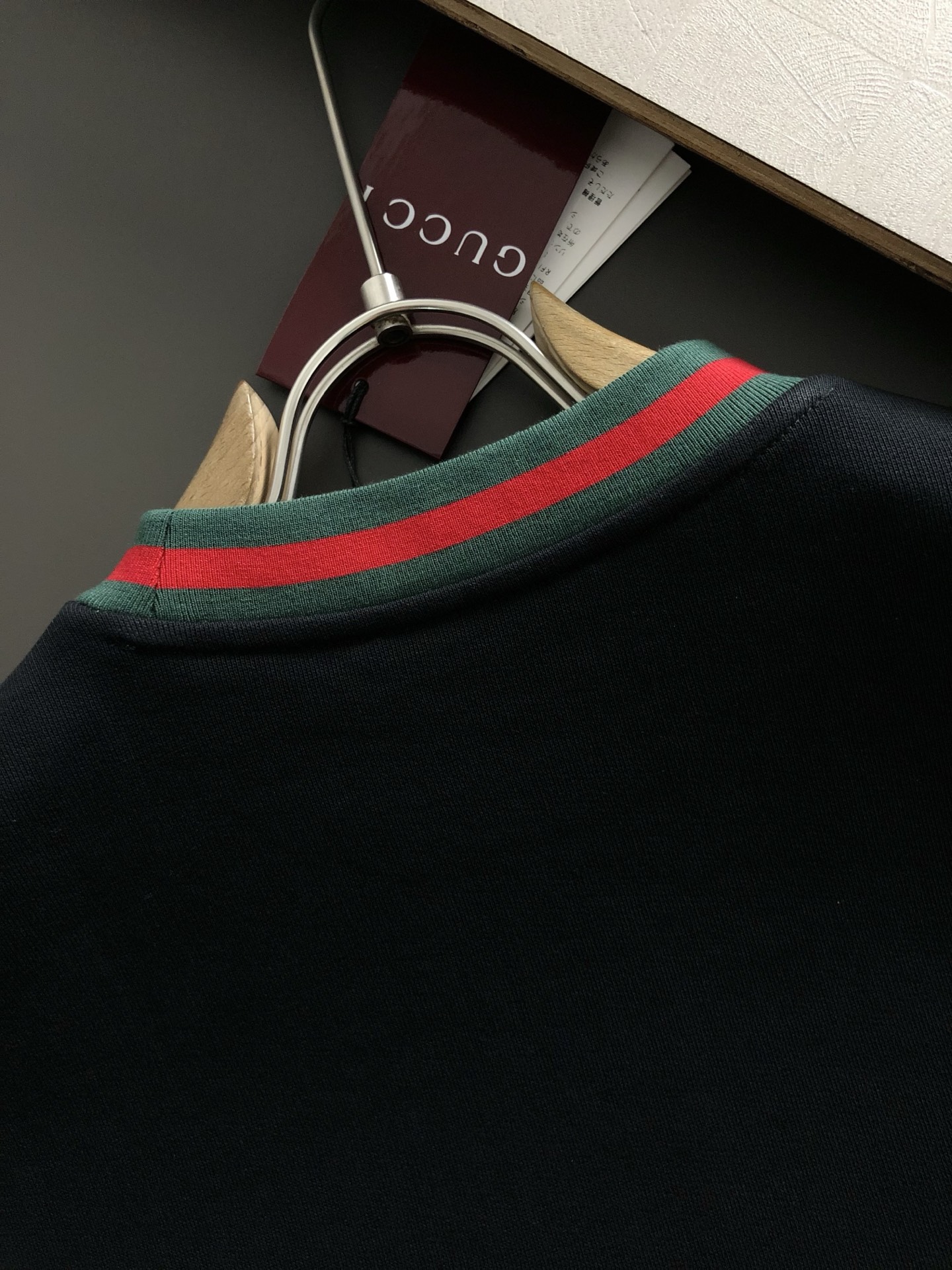  Gucc*合身版型S-Xl
25秋冬红蓝拼色潮牌卫衣，精致工艺专柜面料，顶级元素融合打造，3标齐全，潮