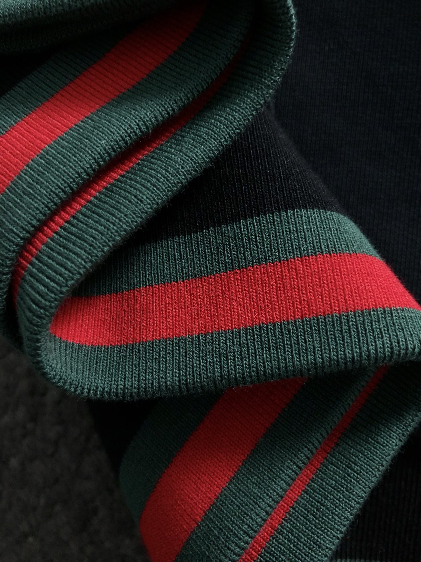  Gucc*合身版型S-Xl
25秋冬红蓝拼色潮牌卫衣，精致工艺专柜面料，顶级元素融合打造，3标齐全，潮