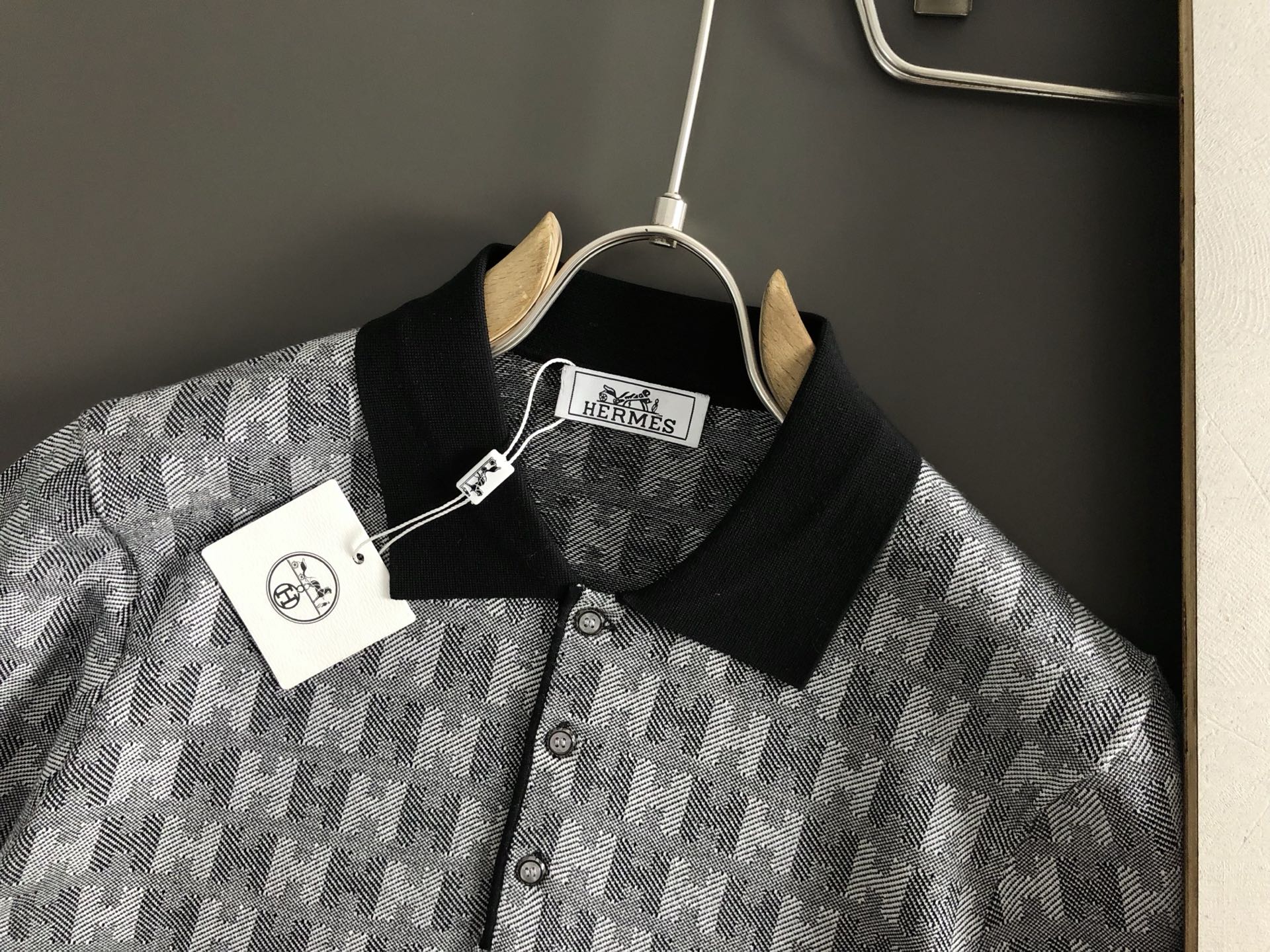  Hms*合身版型M-XXXL
2025秋冬字母H满幅提花羊毛短袖Polo*精致工艺专柜面料，顶级元素融