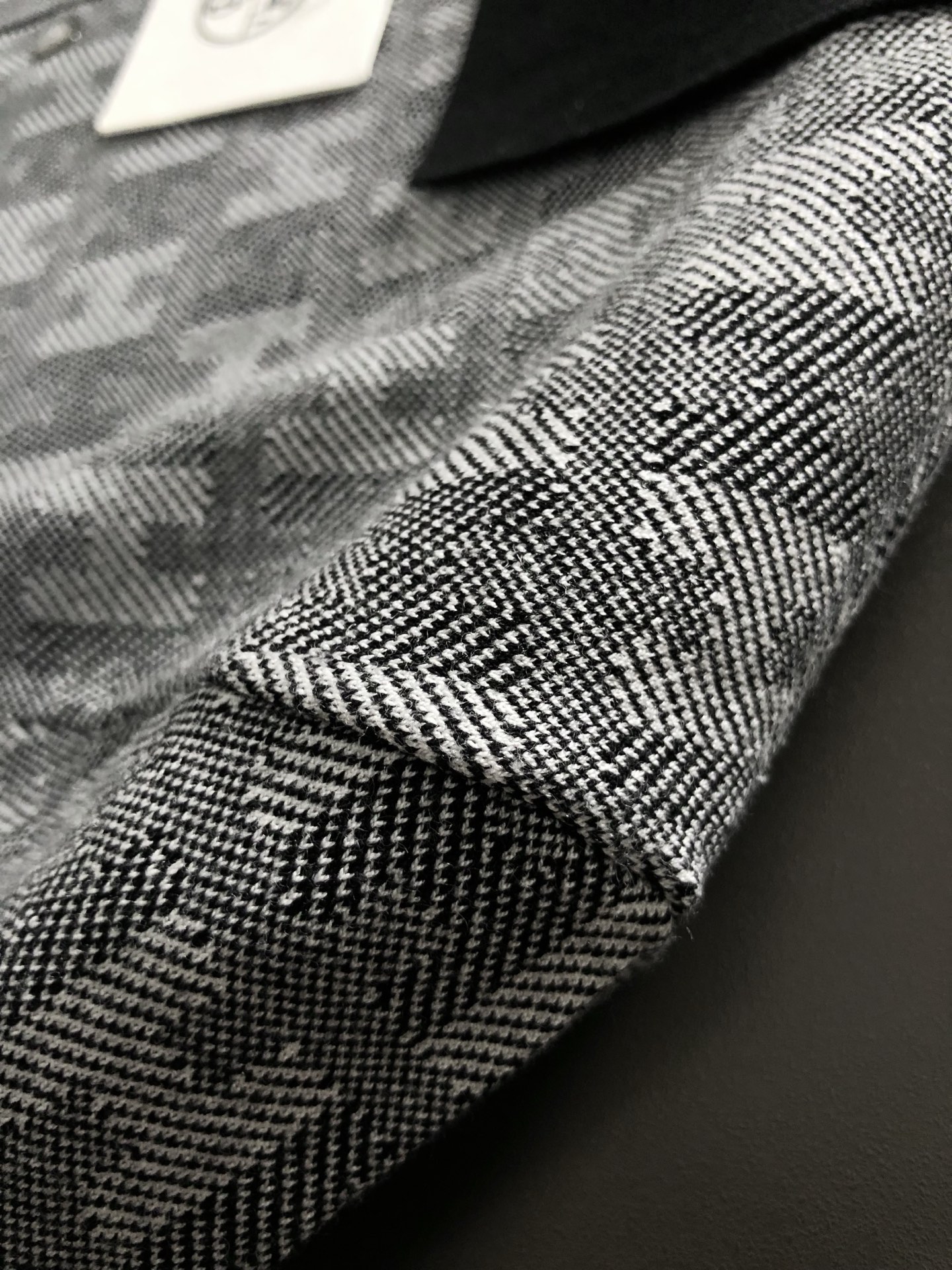  Hms*合身版型M-XXXL
2025秋冬字母H满幅提花羊毛短袖Polo*精致工艺专柜面料，顶级元素融