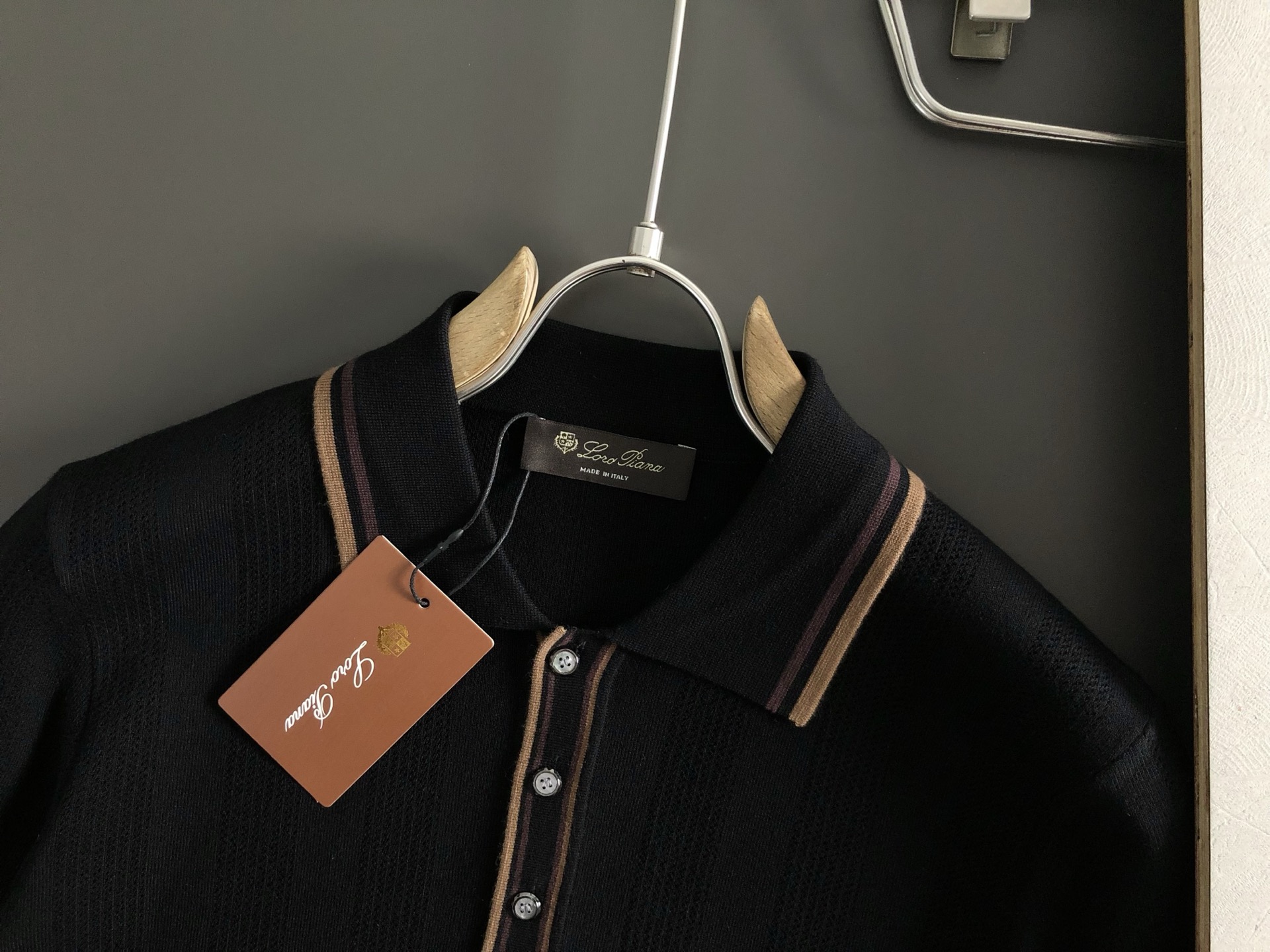  lP🆕*合身版型M-XXXL
2025秋冬老钱风字母提花羊毛短袖Polo*精致工艺专柜面料，顶级元素融