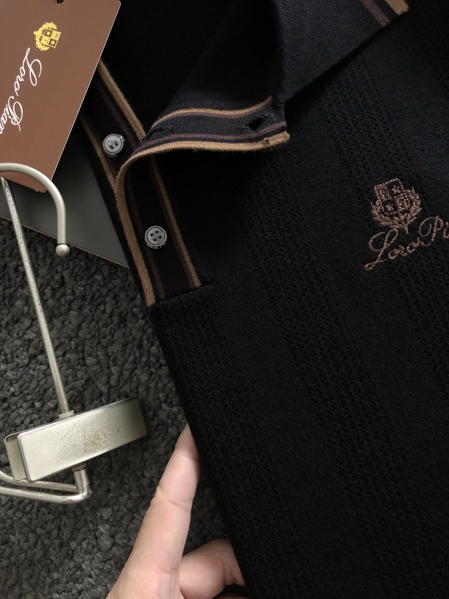  lP🆕*合身版型M-XXXL
2025秋冬老钱风字母提花羊毛短袖Polo*精致工艺专柜面料，顶级元素融