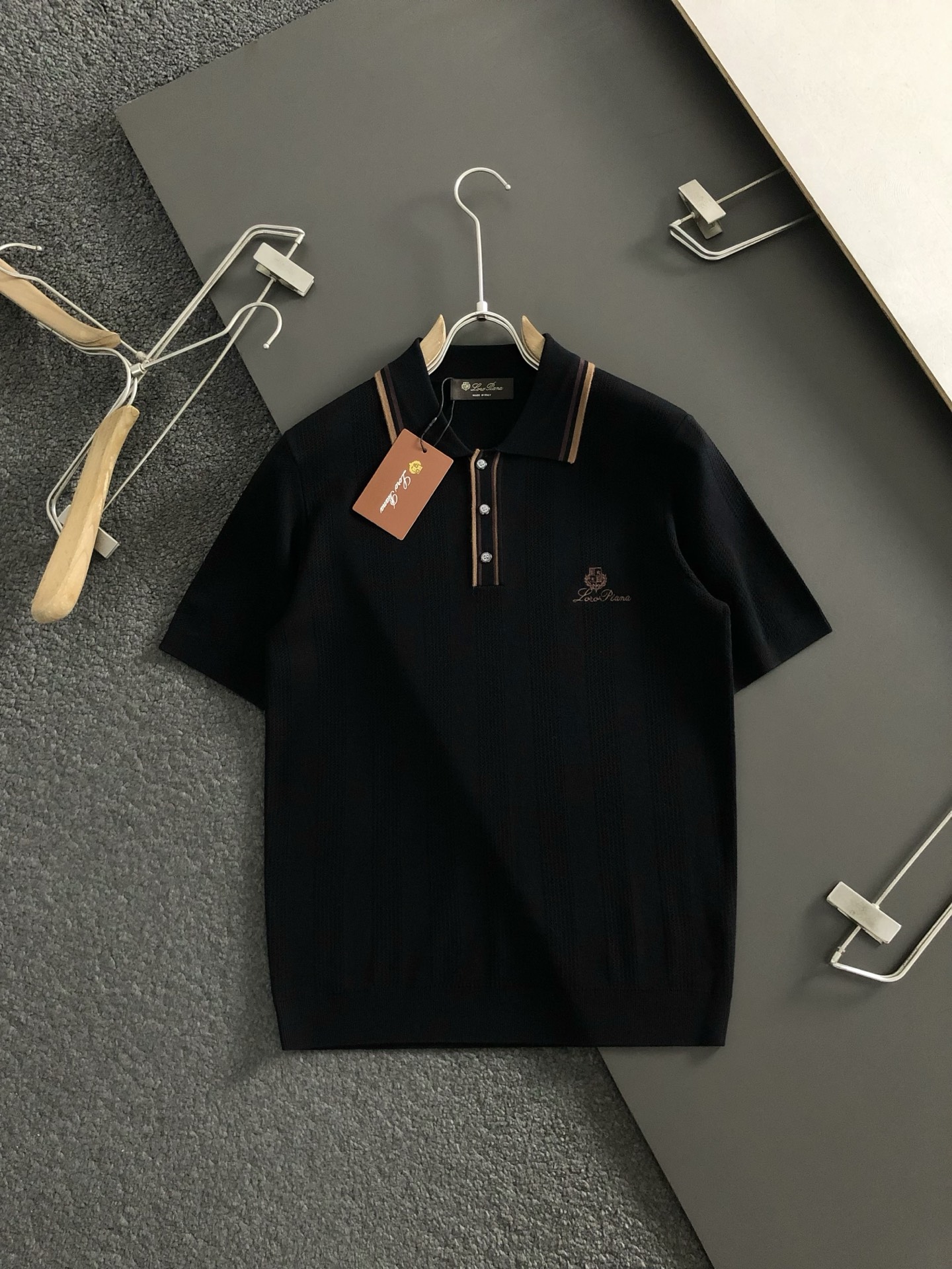  lP🆕*合身版型M-XXXL
2025秋冬老钱风字母提花羊毛短袖Polo*精致工艺专柜面料，顶级元素融