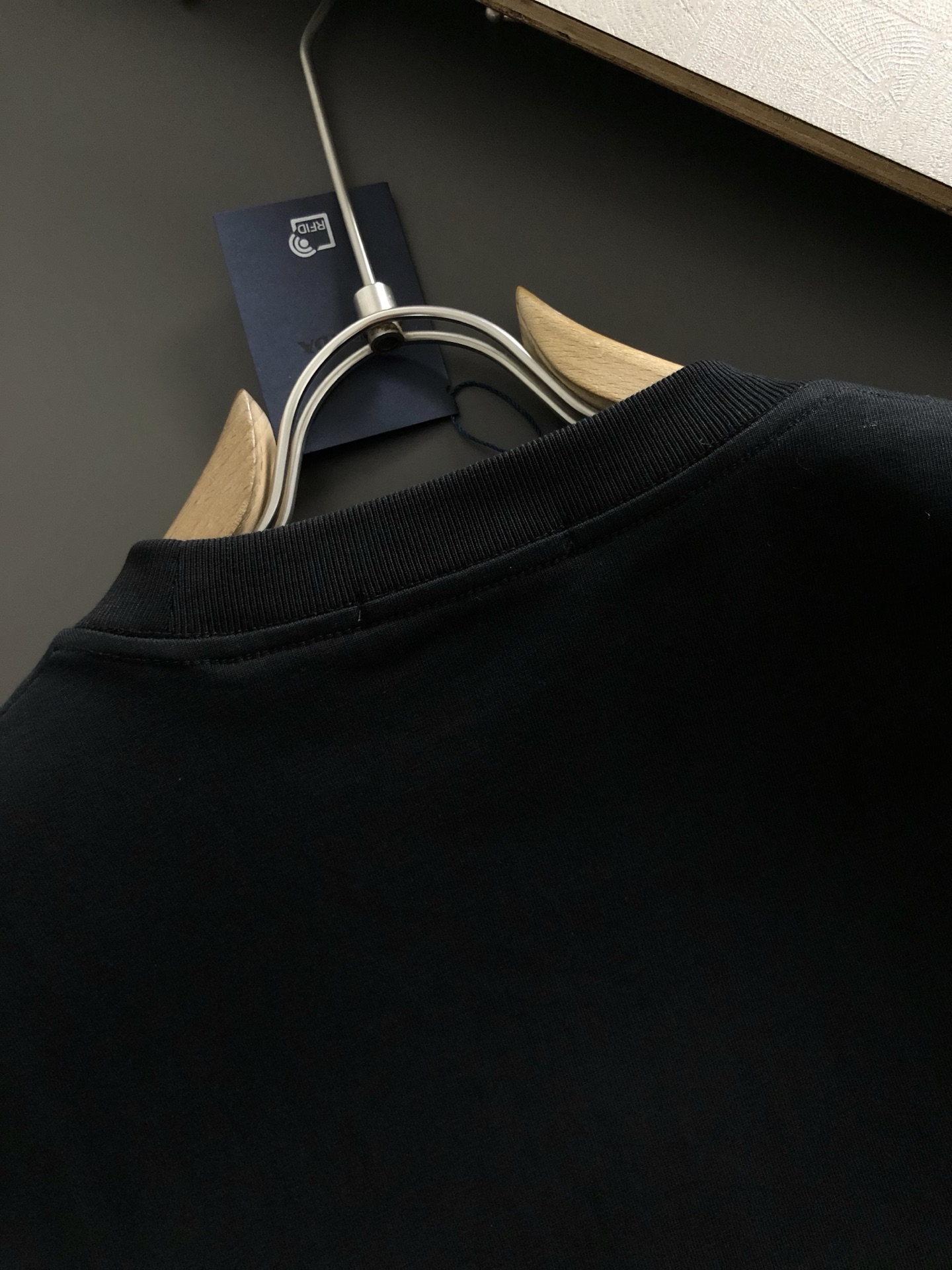  PRAD*合身版型S-Xl
25春夏顶级贴布编织刺绣潮牌短袖，精致工艺专柜面料，顶级元素融合打造，3标