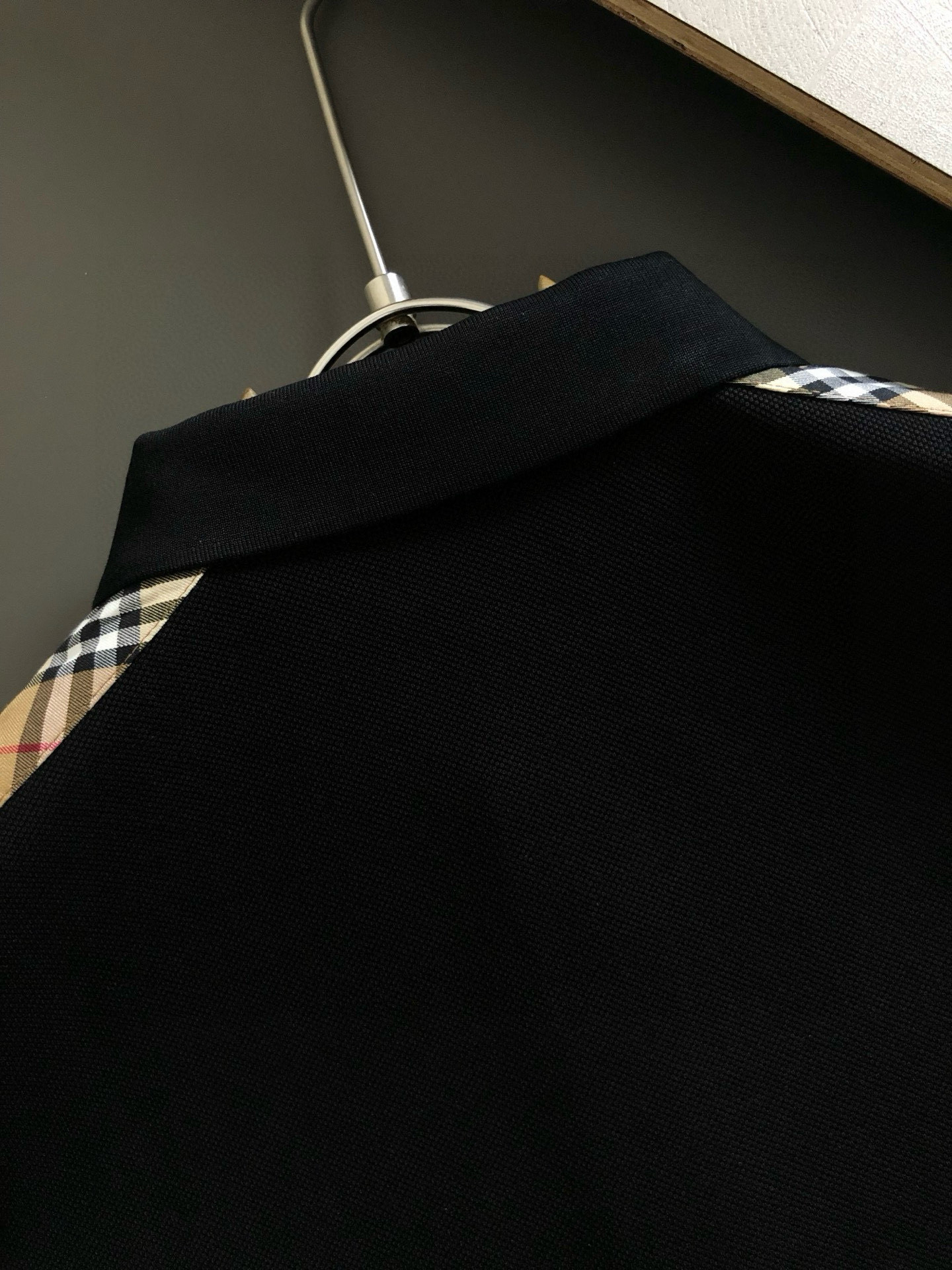  BBR*合身版型M-XXXL
2025春夏顶级经典领口拼接骑士刺绣Polo短袖，精致工艺专柜面料，顶级