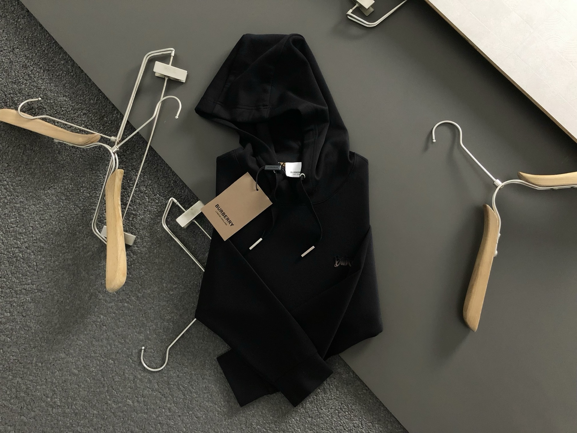 NO:514618,BBR* fitting style M-XXXL 2025 autumn and winter cloud soft series plaid fusion hooded sweatshirt long sleeves, exquisite craftsmanship counter fabric, top-level elements fusion creation, classic short sleeve 3 specifications complete, trendy men's fashion, whether it is the comfort of the upper body or the incomparable existence 170-135(M) -150(L) 178-160(XL)-170(XXL) -(XXXL) your,,hoodie,sweatshirts,T-shirt,hats,alexander wang19860909BBR*合身版型M-XXXL 2025秋冬云柔系列格纹融合连帽卫衣长袖,精致工艺专柜面料,顶级元素融合打造,经典短袖3标齐全,潮男时尚,无论是上身舒适度还是都是无可比拟的存在 170-135(M) -150(L) 178-160(XL)-170(XXL) -(XXXL) your,,hoodie,sweatshirts,T-shirt,hats,alexander wang,Men's clothing