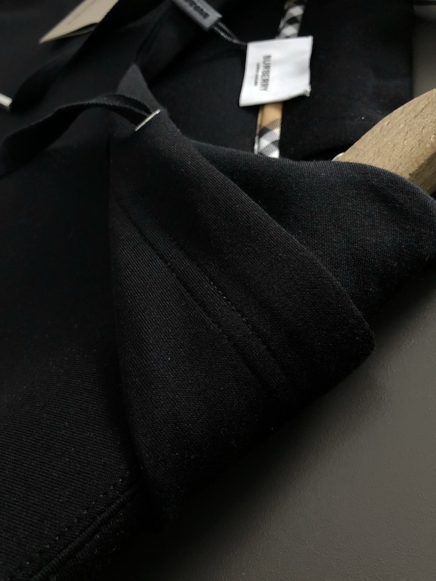  BBR*合身版型M-XXXL
2025秋冬云柔系列格纹融合连帽卫衣长袖，精致工艺专柜面料，顶级元素融合