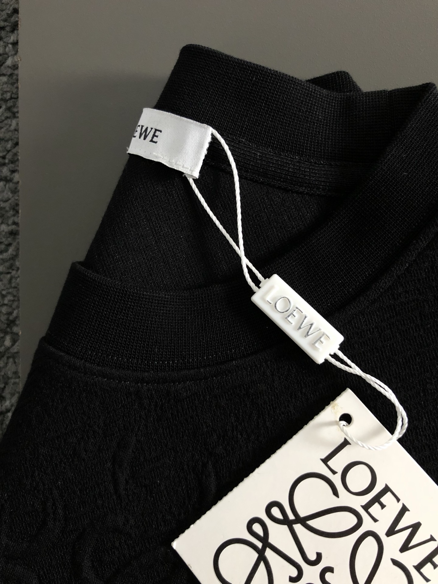 LOW*合身版型M-XXXL2025秋冬云柔太空刺绣压花时尚百搭圆领卫衣长袖，精致工艺专柜面料，顶级元素