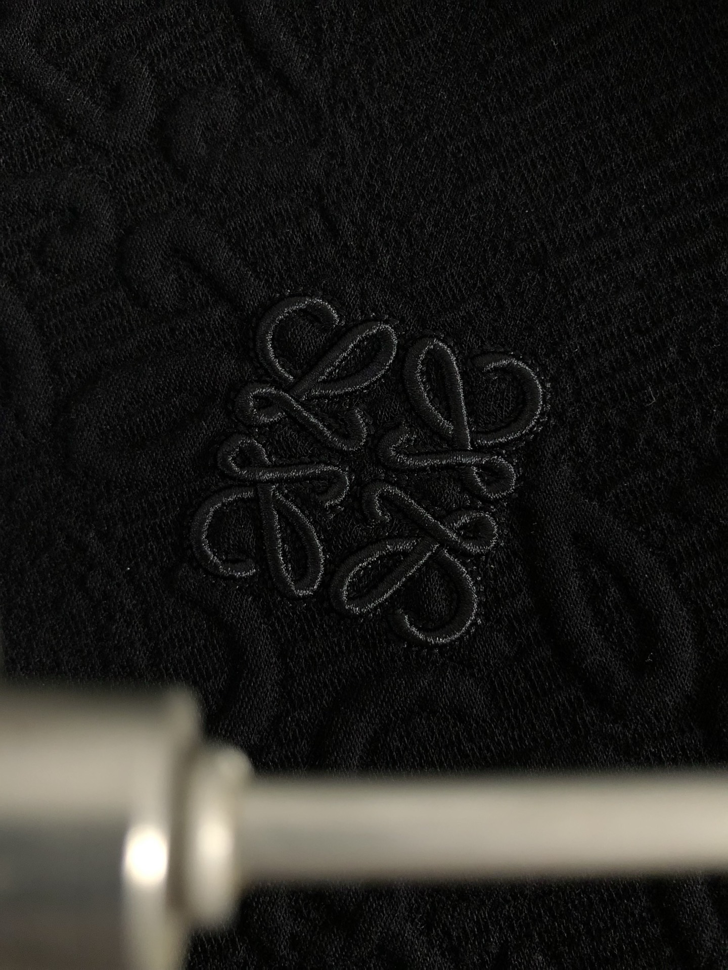 LOW*合身版型M-XXXL2025秋冬云柔太空刺绣压花时尚百搭圆领卫衣长袖，精致工艺专柜面料，顶级元素