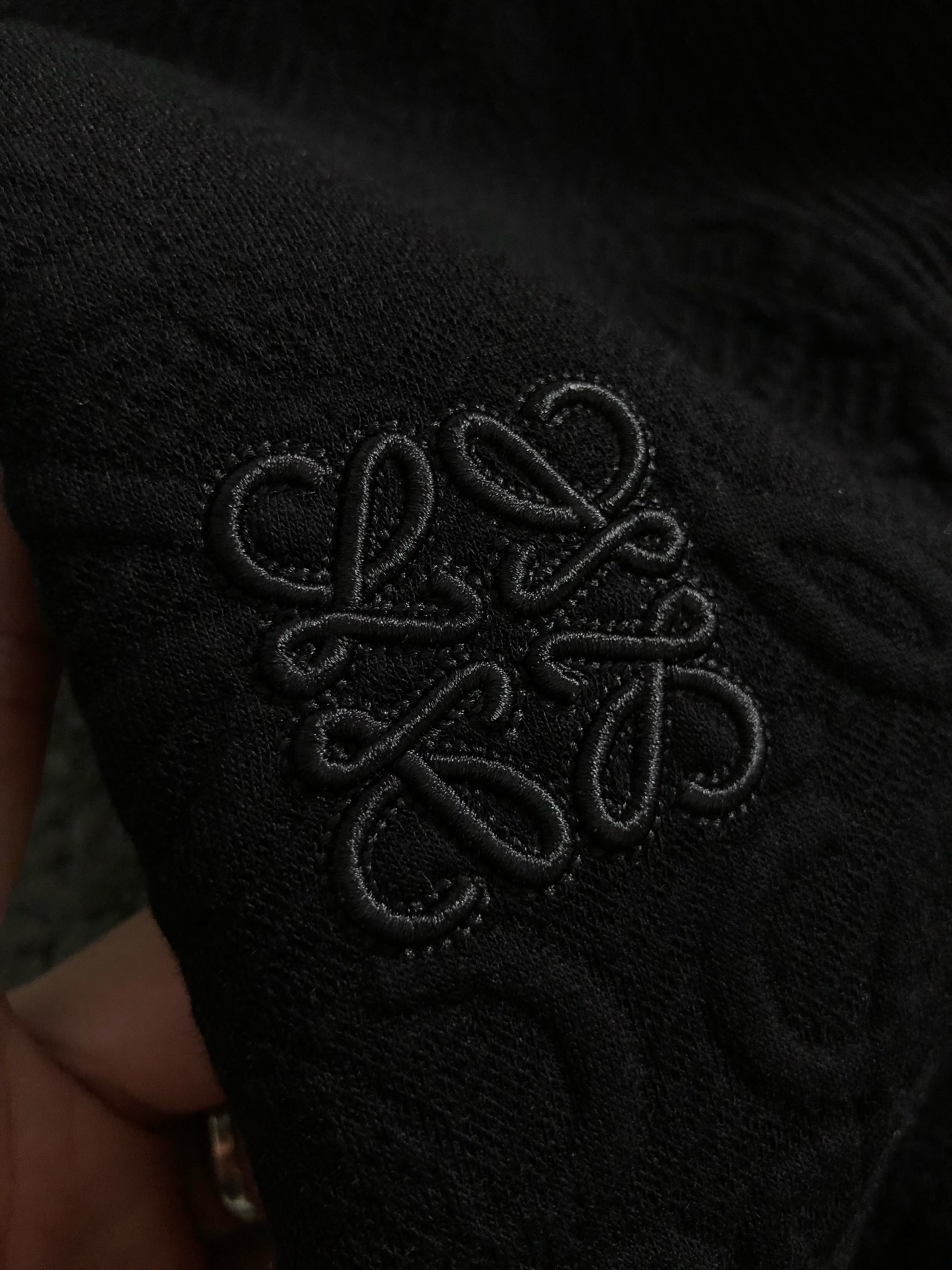 LOW*合身版型M-XXXL2025秋冬云柔太空刺绣压花时尚百搭圆领卫衣长袖，精致工艺专柜面料，顶级元素