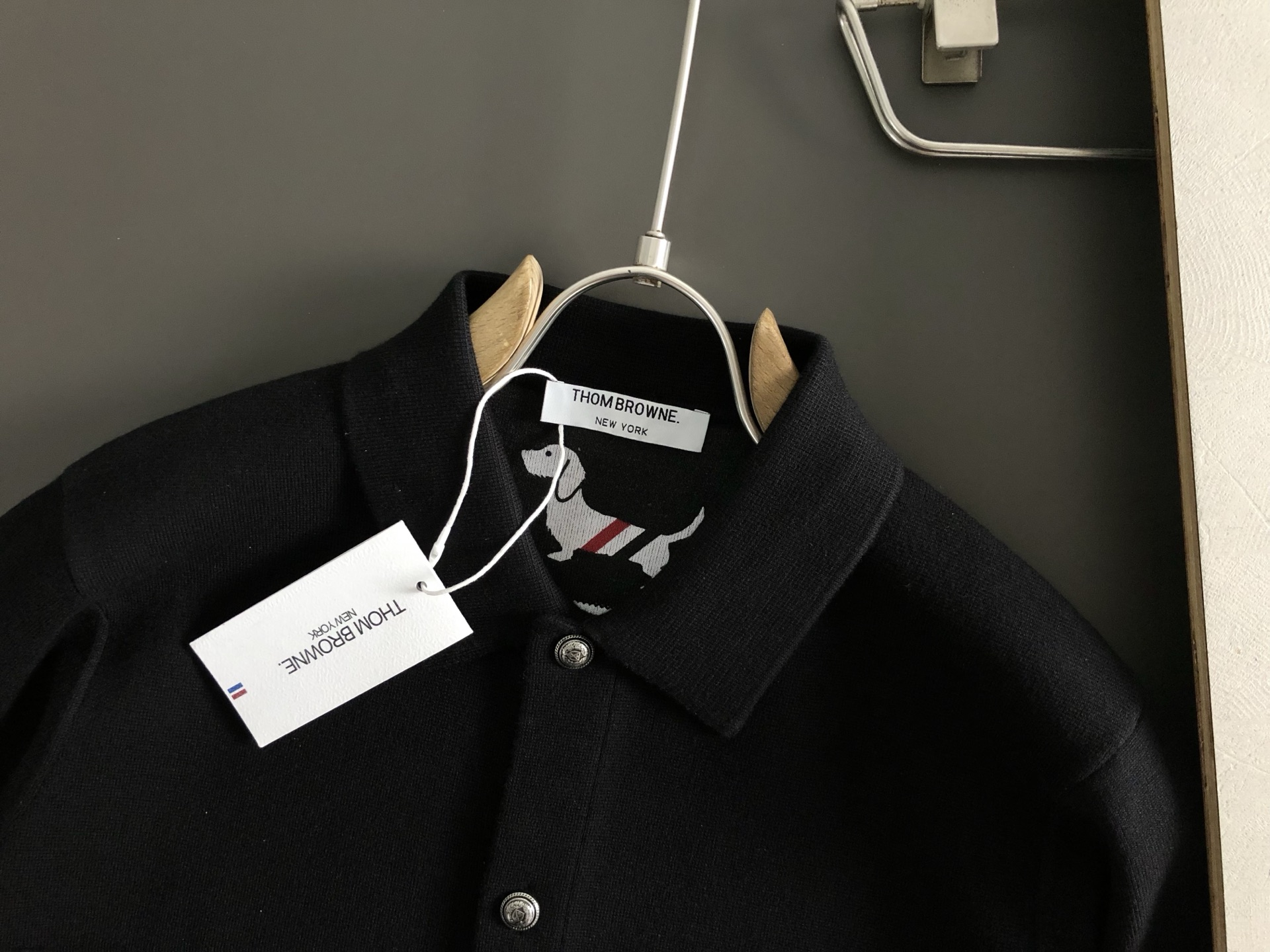 Tb*合身版型M-XXXL2025秋冬经典三杠针织羊毛纽扣外套，精致工艺专柜面料，顶级元素融合打造，3标