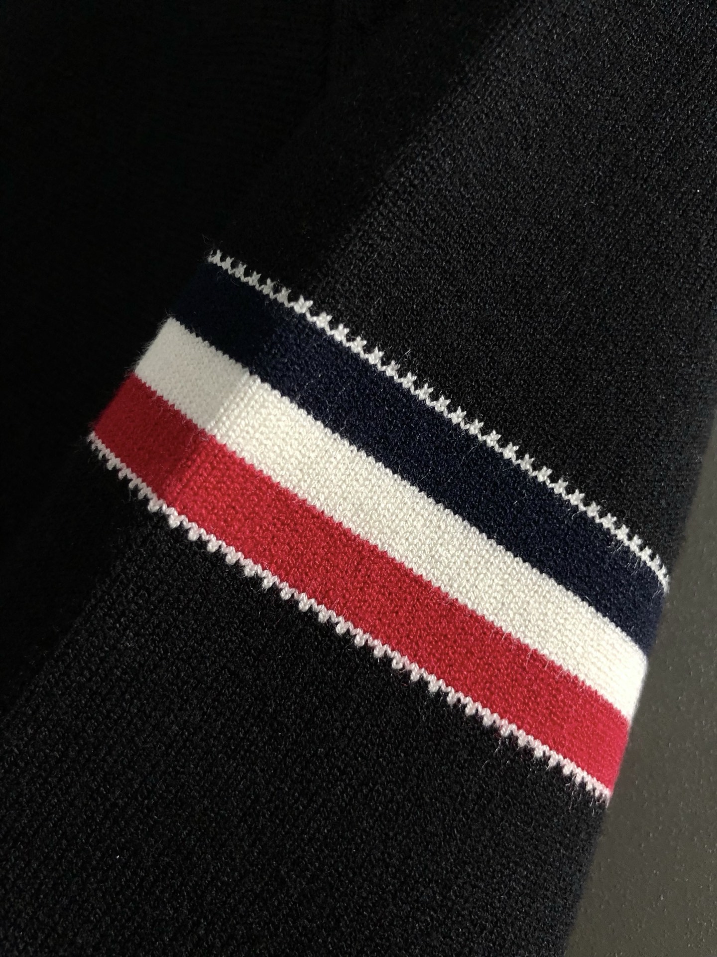 Tb*合身版型M-XXXL2025秋冬经典三杠针织羊毛纽扣外套，精致工艺专柜面料，顶级元素融合打造，3标