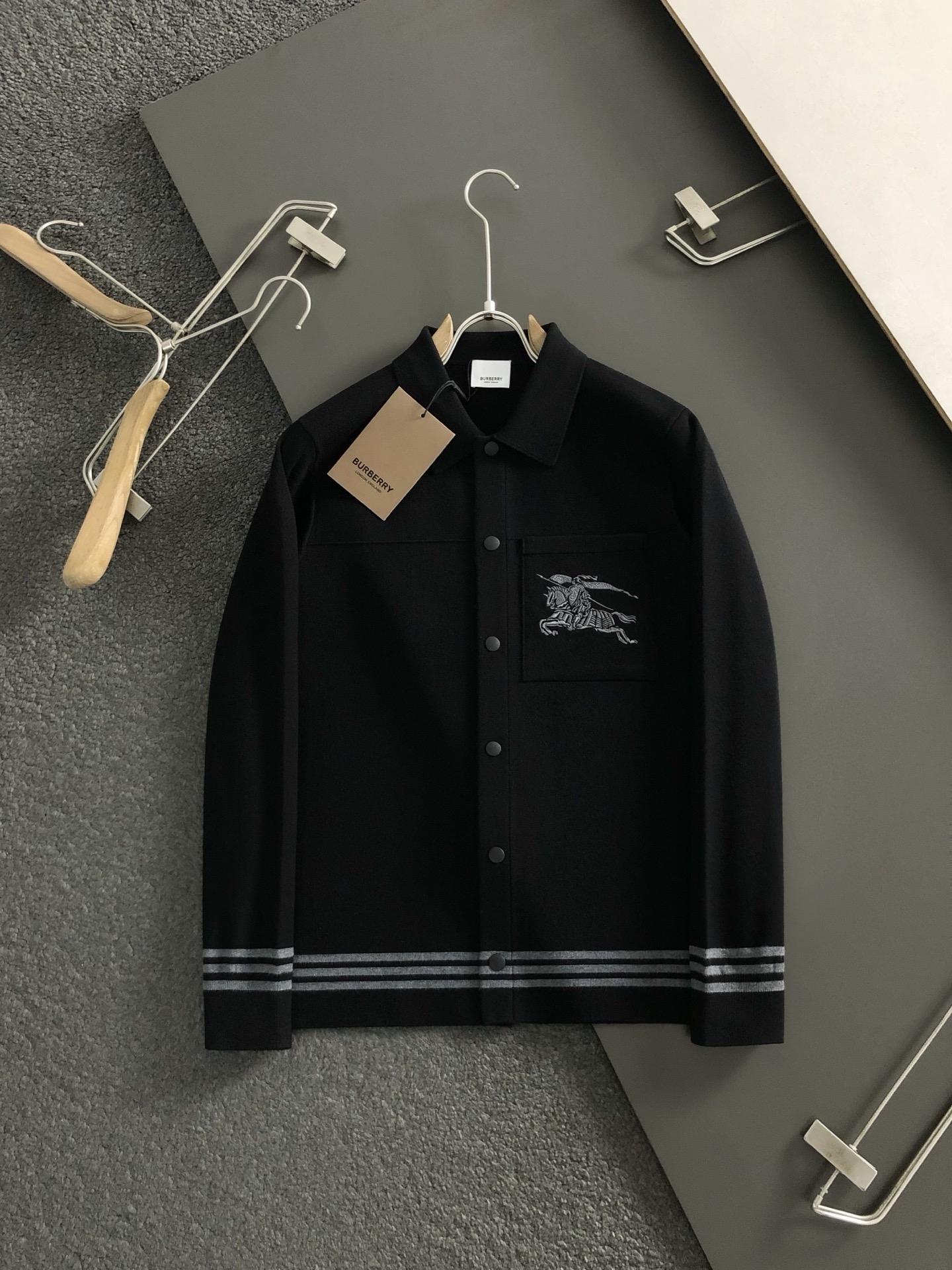 BBR**合身版型M-XXXL2025秋冬骑士刺绣针织羊毛外套，精致工艺专柜面料，顶级元素融合打造，3标