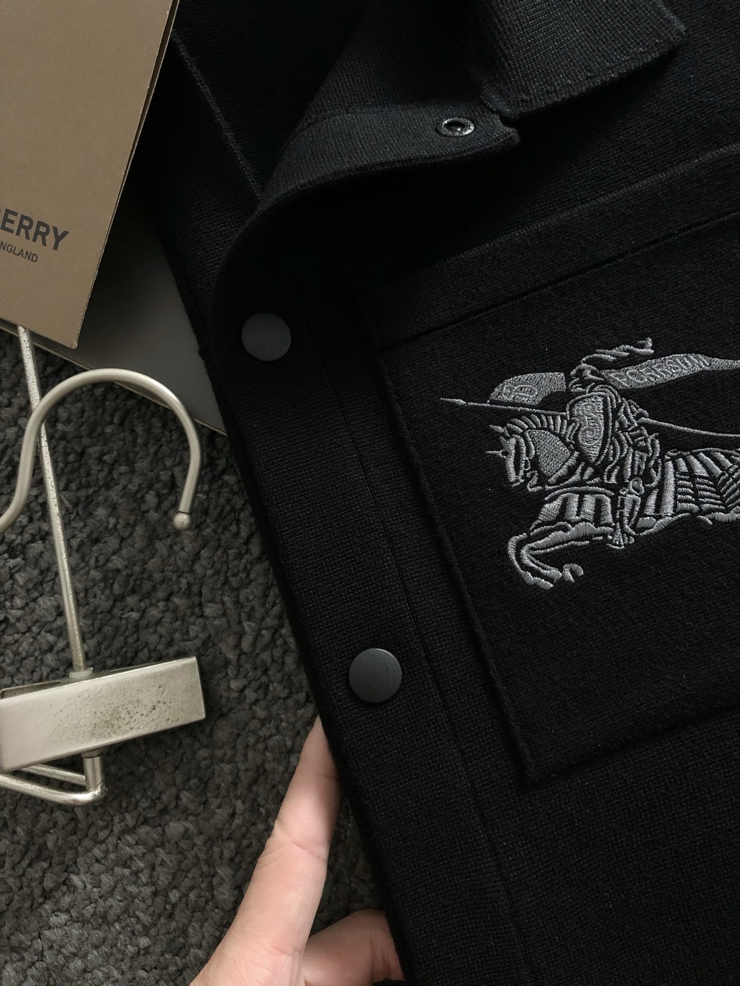 BBR**合身版型M-XXXL2025秋冬骑士刺绣针织羊毛外套，精致工艺专柜面料，顶级元素融合打造，3标