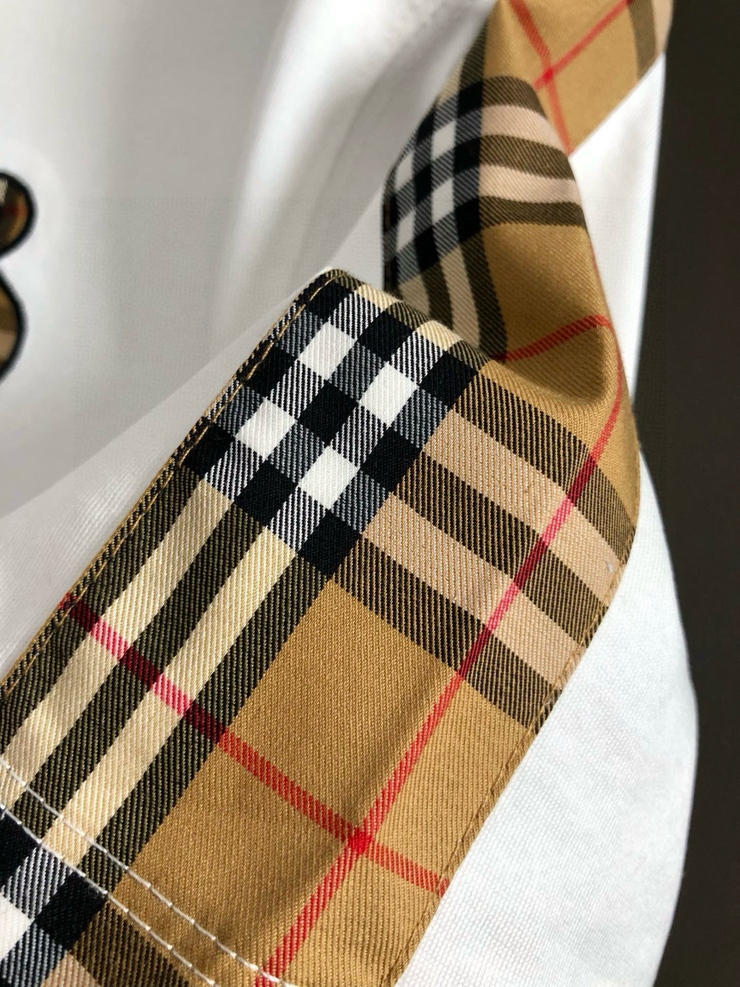 BBR*合身版型M-XXXL25春夏顶级黑色蛇年专属logo 格纹拼接字母绣花重磅经典短袖，精致工艺专柜