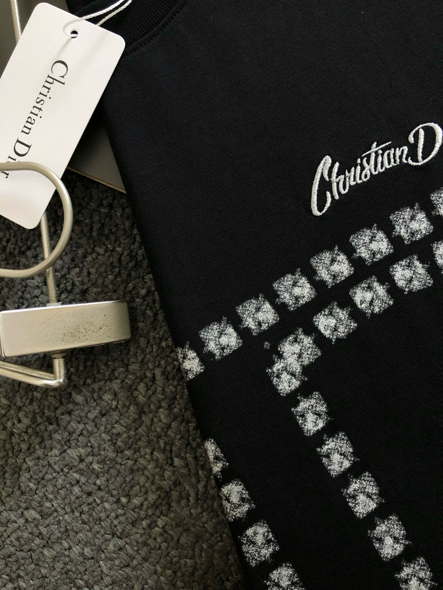 Dir*合身版型S-Xl2025秋款顶级进口私货，高端字母刺绣潮牌短袖，专柜款时尚不失奢华 品质毋庸置疑