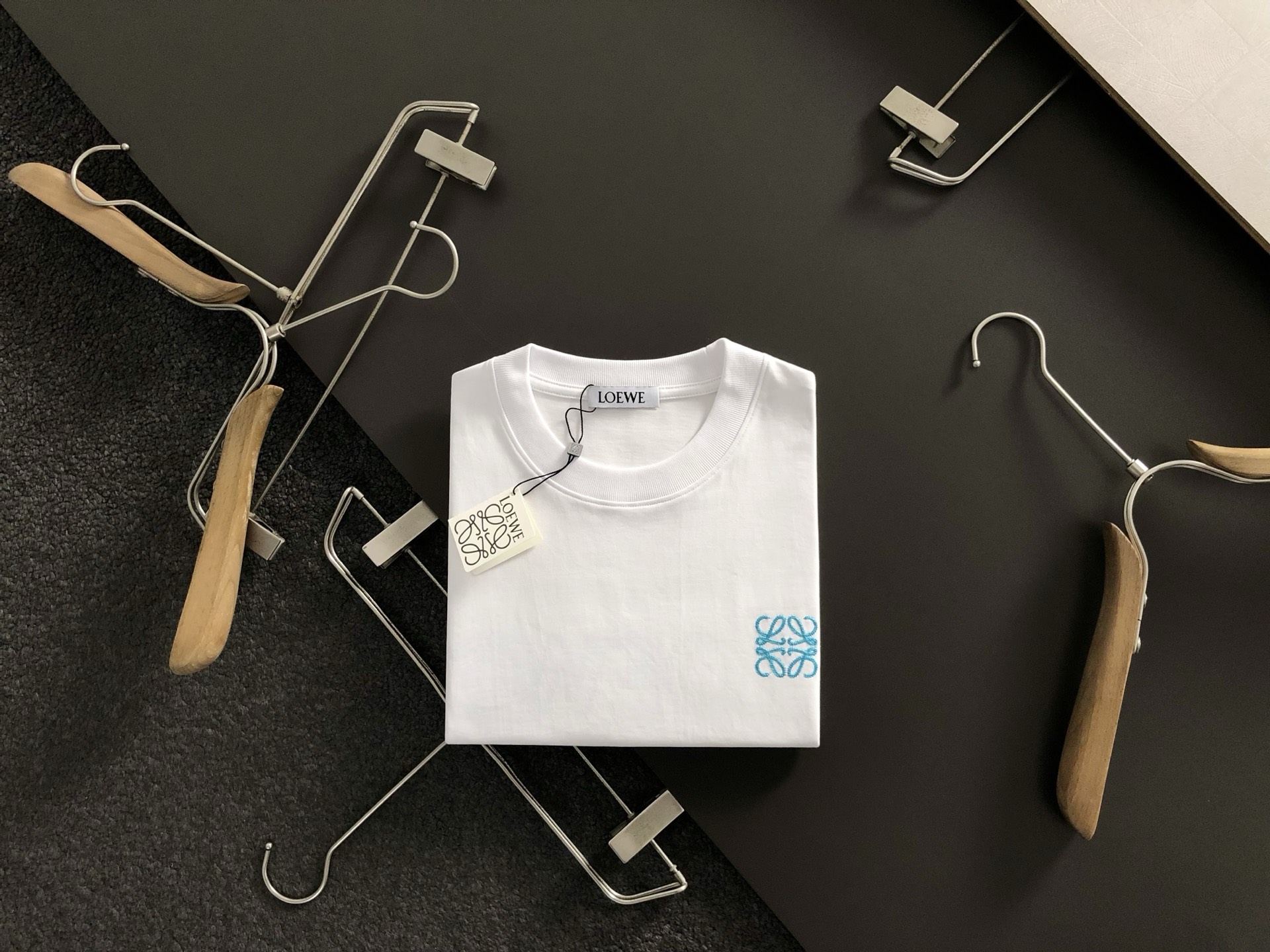 LOW*合身版型S-Xl25春夏顶级橘色刺绣潮牌短袖，精致工艺专柜面料，顶级元素融合打造，3标齐全，潮男