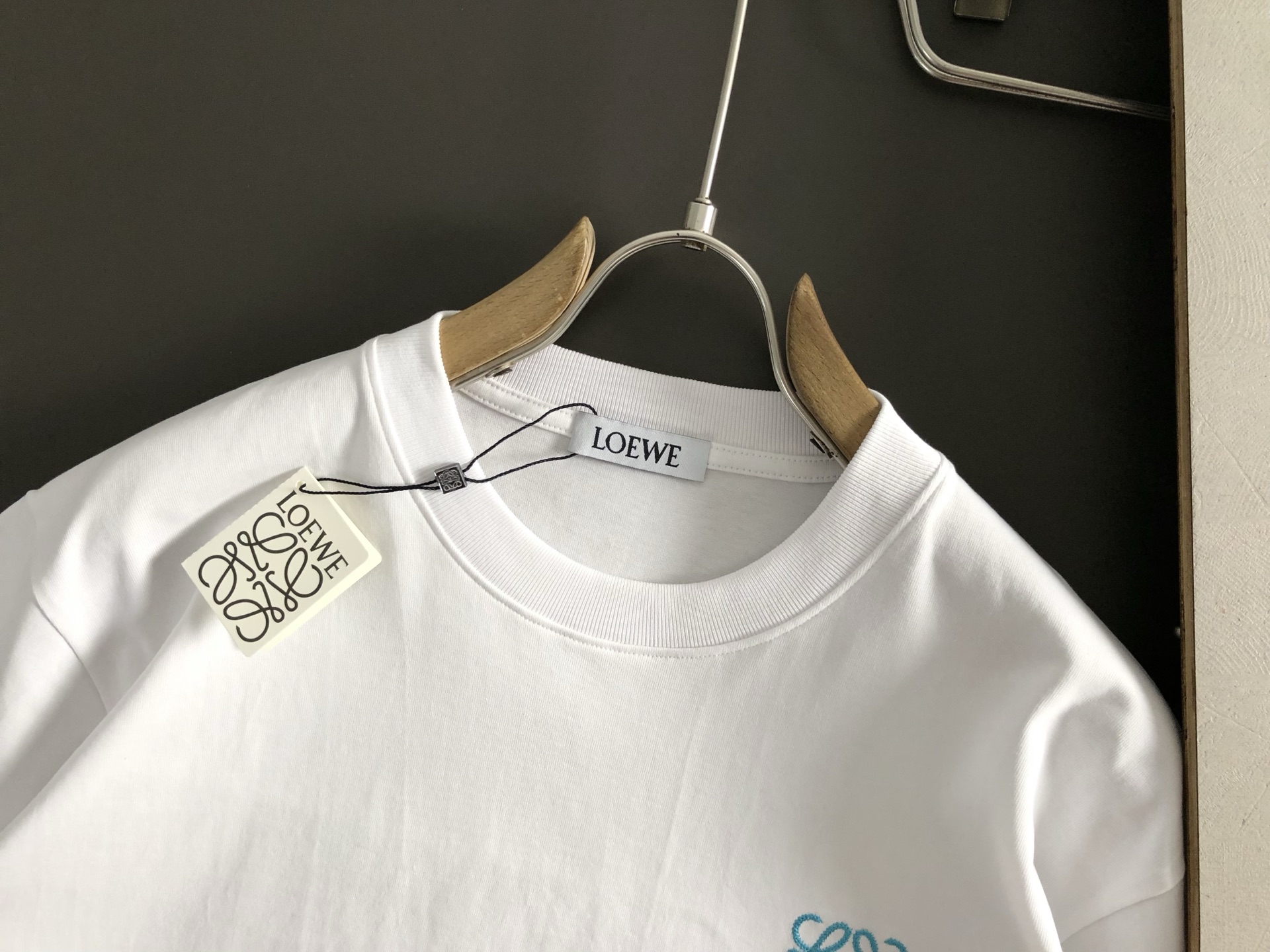 LOW*合身版型S-Xl25春夏顶级橘色刺绣潮牌短袖，精致工艺专柜面料，顶级元素融合打造，3标齐全，潮男